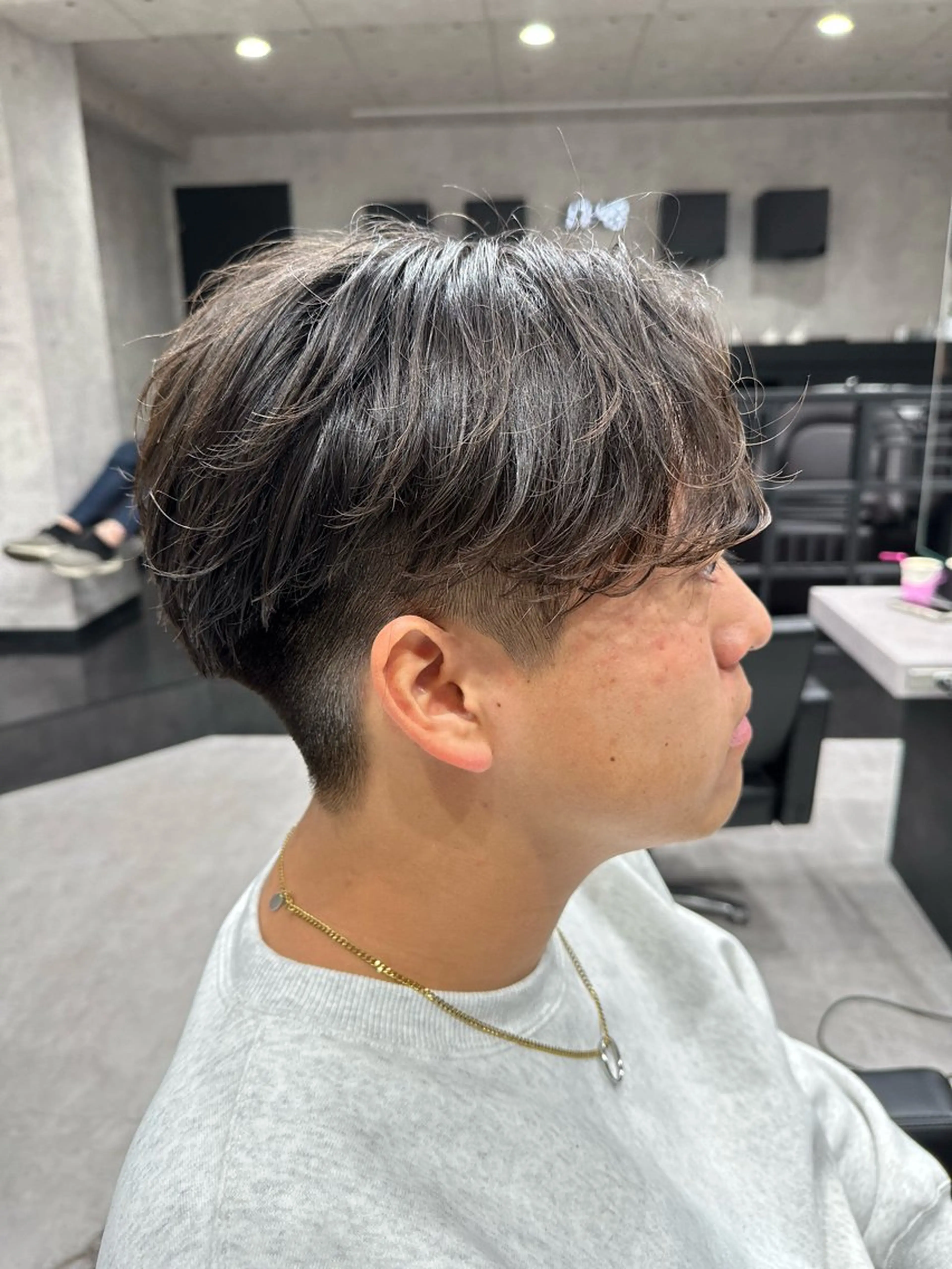 ショート パーマ メンズ センターパート メンズパーマ ニュアンスパーマ カット パーマ 「パーマ指名No1 🥇」小日向悠のヘアスタイル