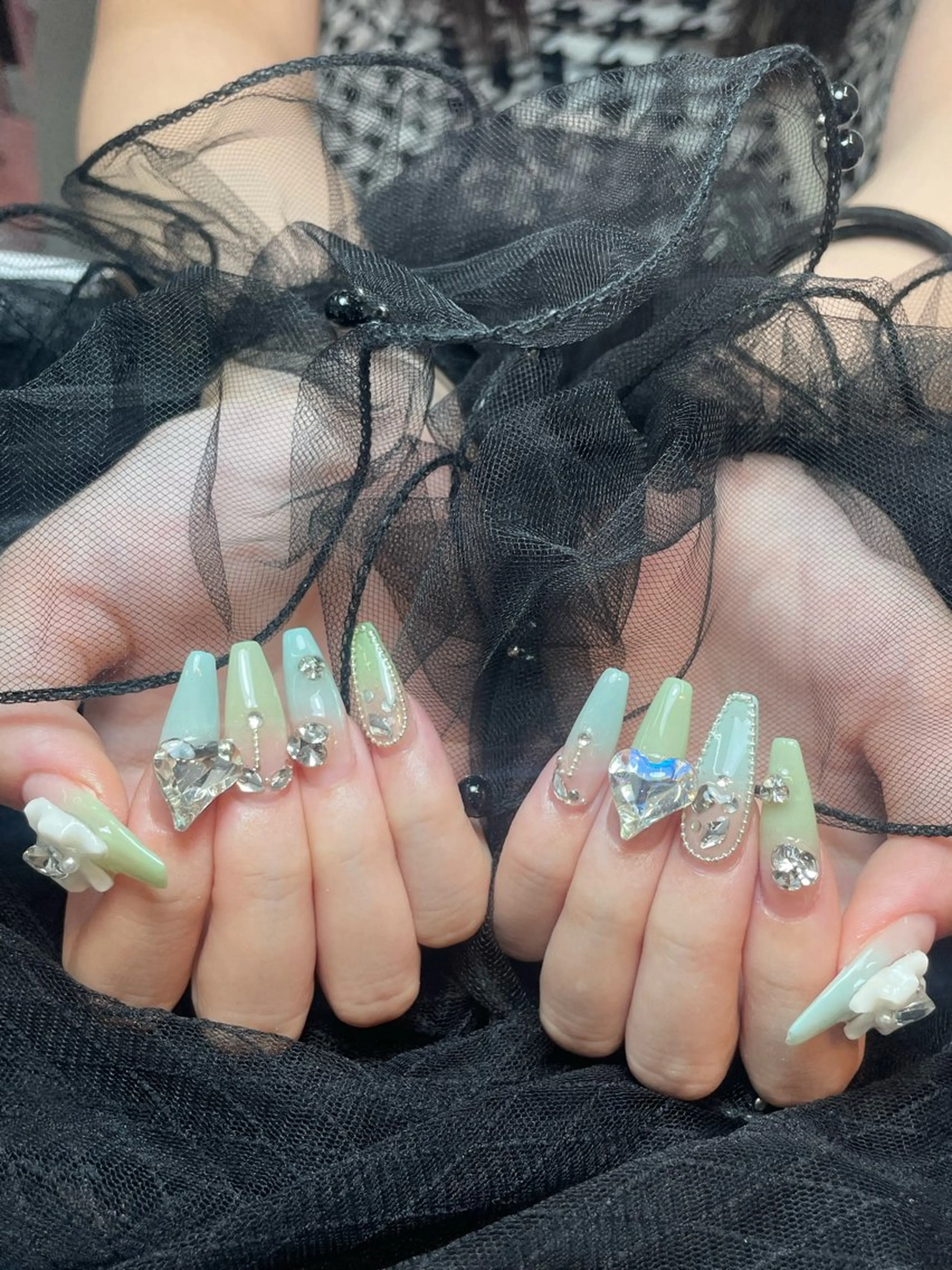 ネイル アートネイル フレンチネイル ジェルネイル 韓国ネイル ミラーネイル Rin Nail 新大久保店のネイルデザイン