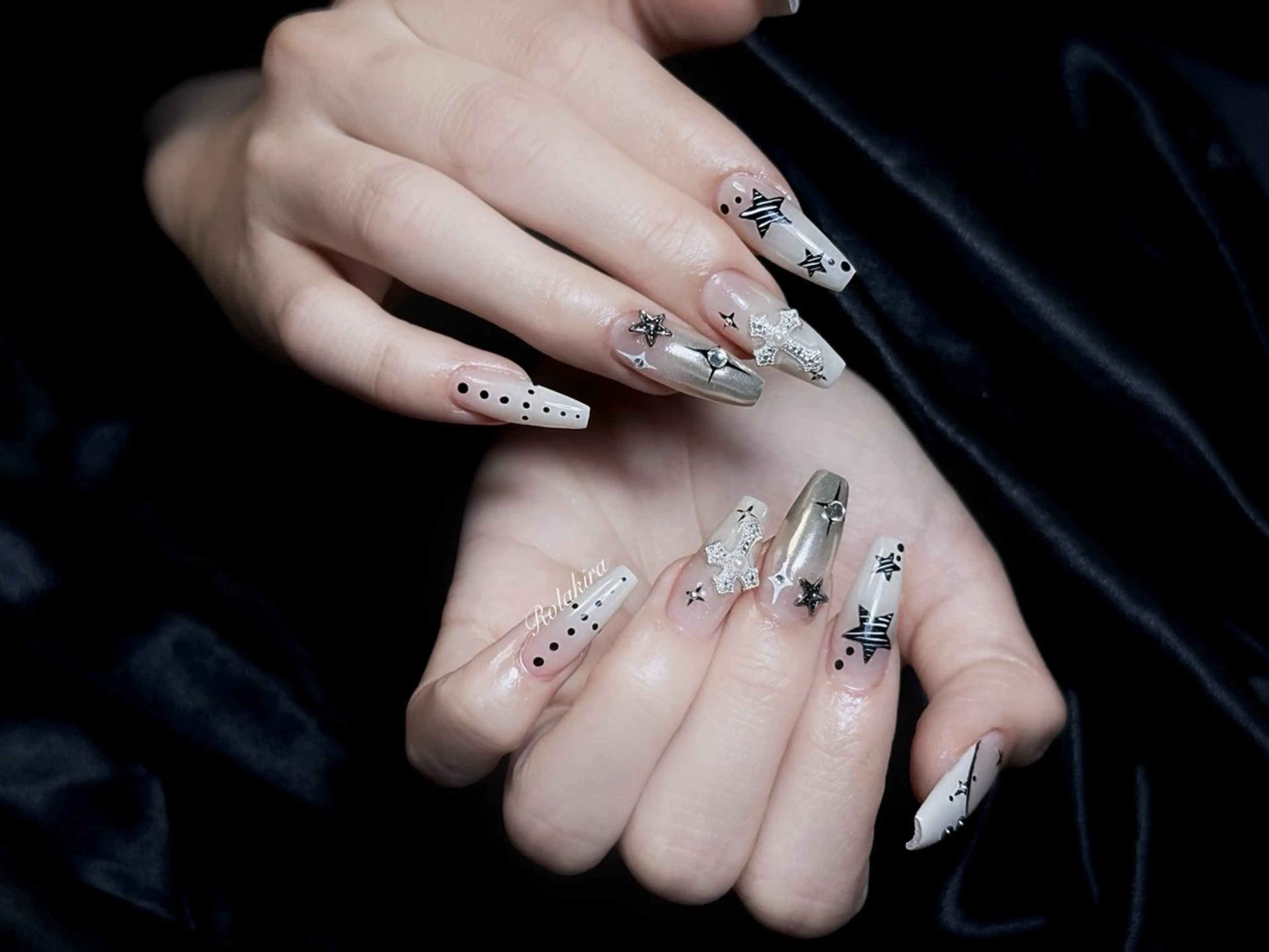 ネイル チークネイル 長さ出し フレンチネイル ジェルネイル 韓国ネイル ハンドネイル Rola kira nail salon所属・Rola kira 麗のネイルデザイン