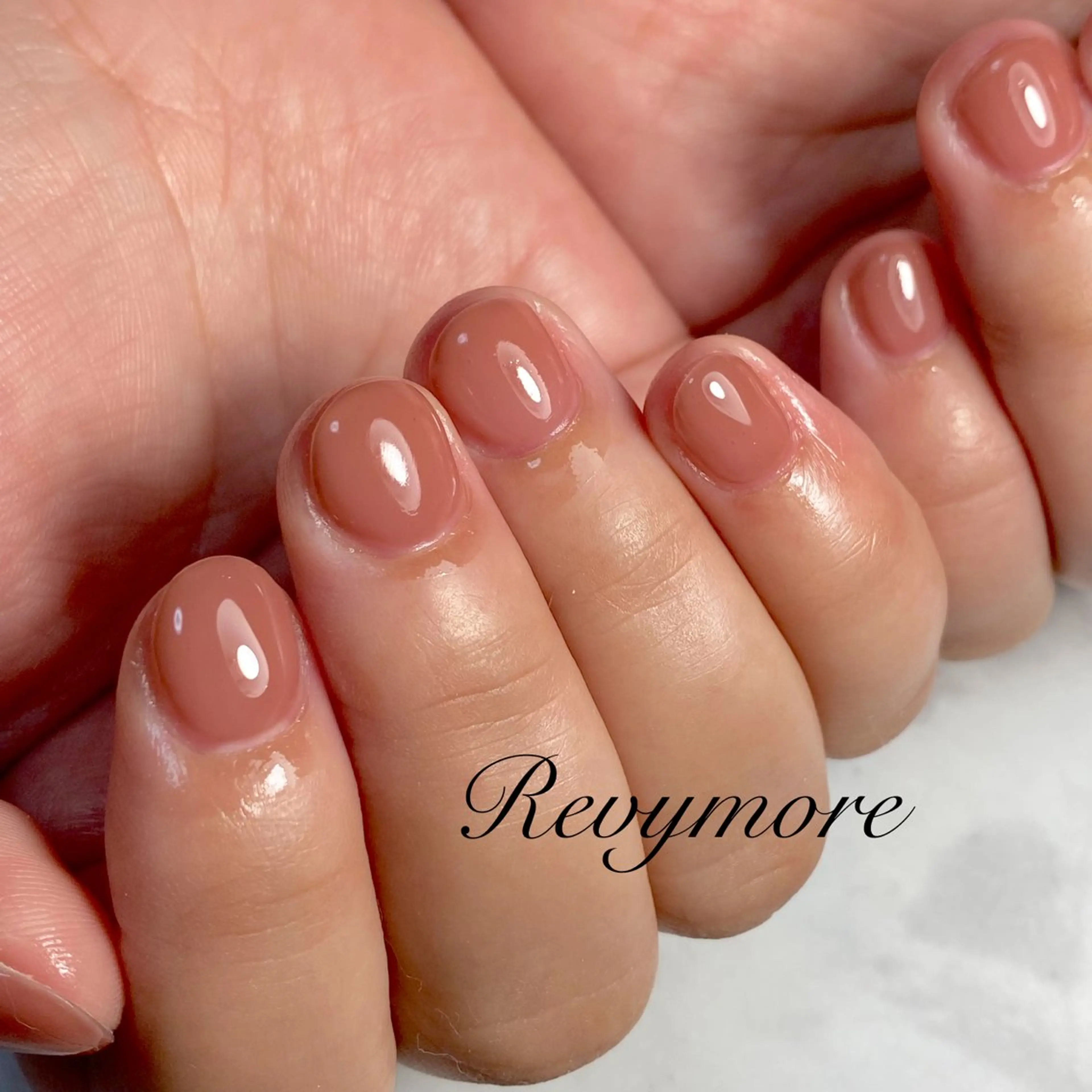 ネイル ブラウン ジェルネイル キラキラネイル 韓国ネイル ニュアンスネイル nail salon Revymore所属・nail salon Revymoreのネイルデザイン