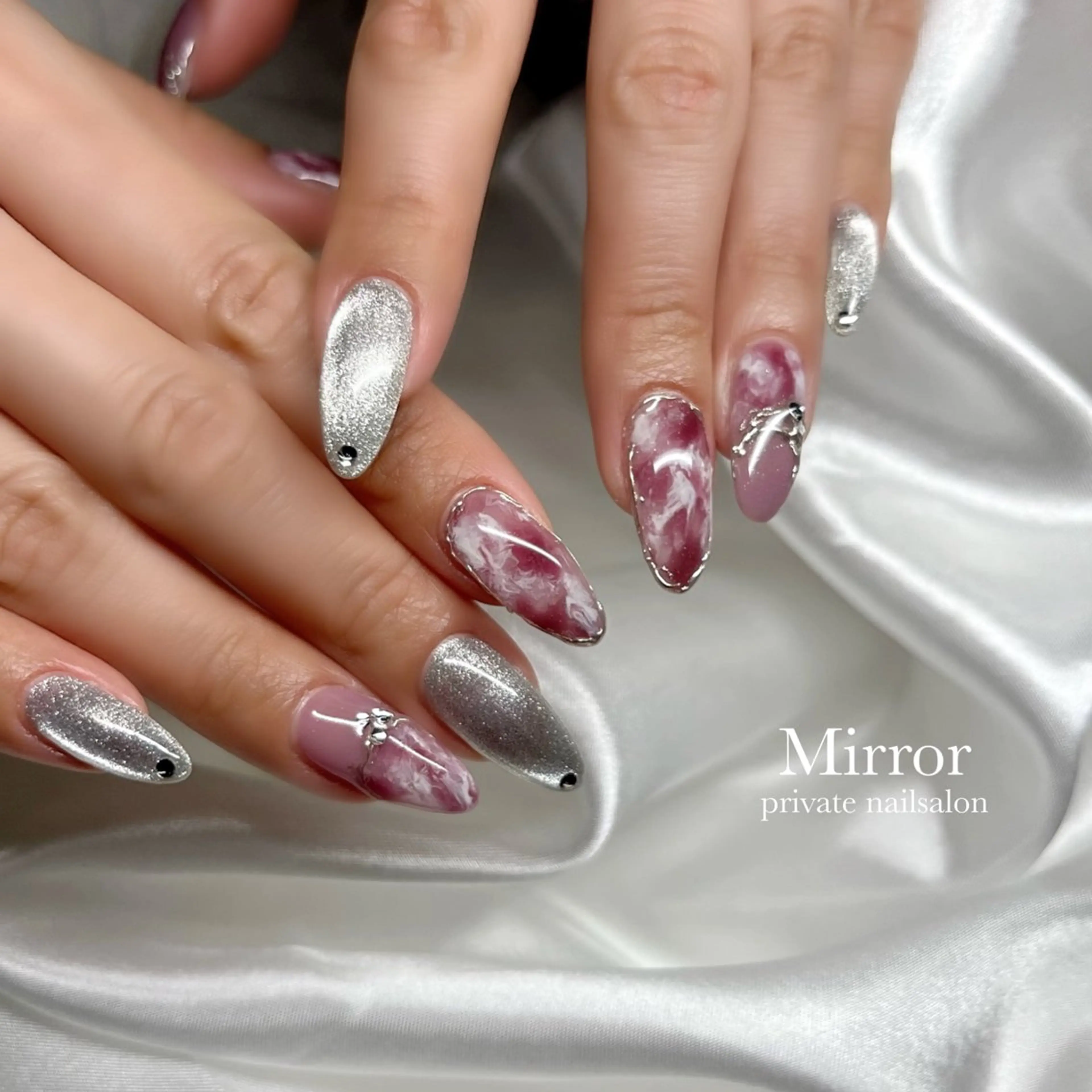 ネイル nailsalon Mirrorのネイルデザイン