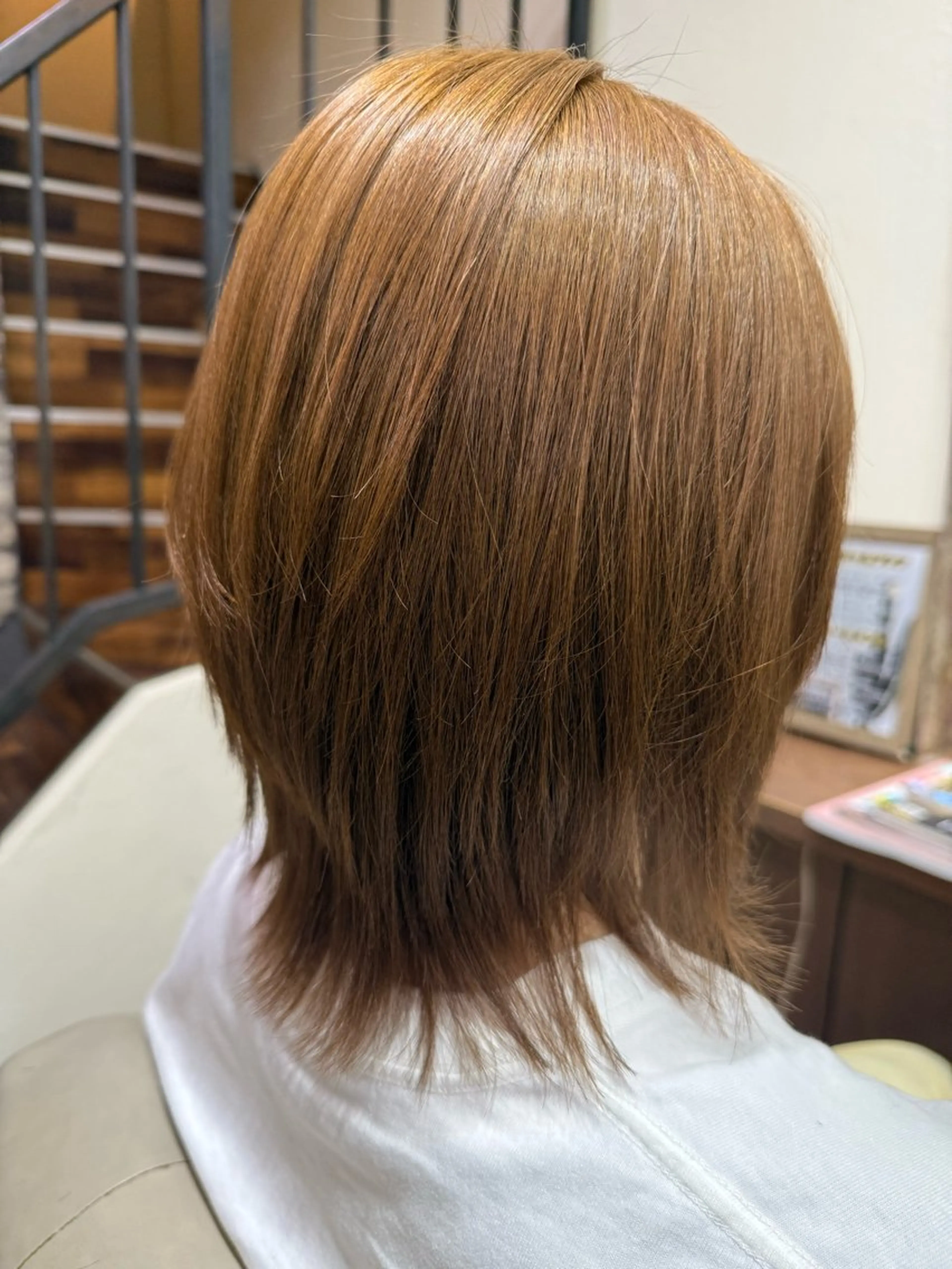 ミディアム レイヤーカット カット ヘアカラー 高橋 葵のヘアスタイル