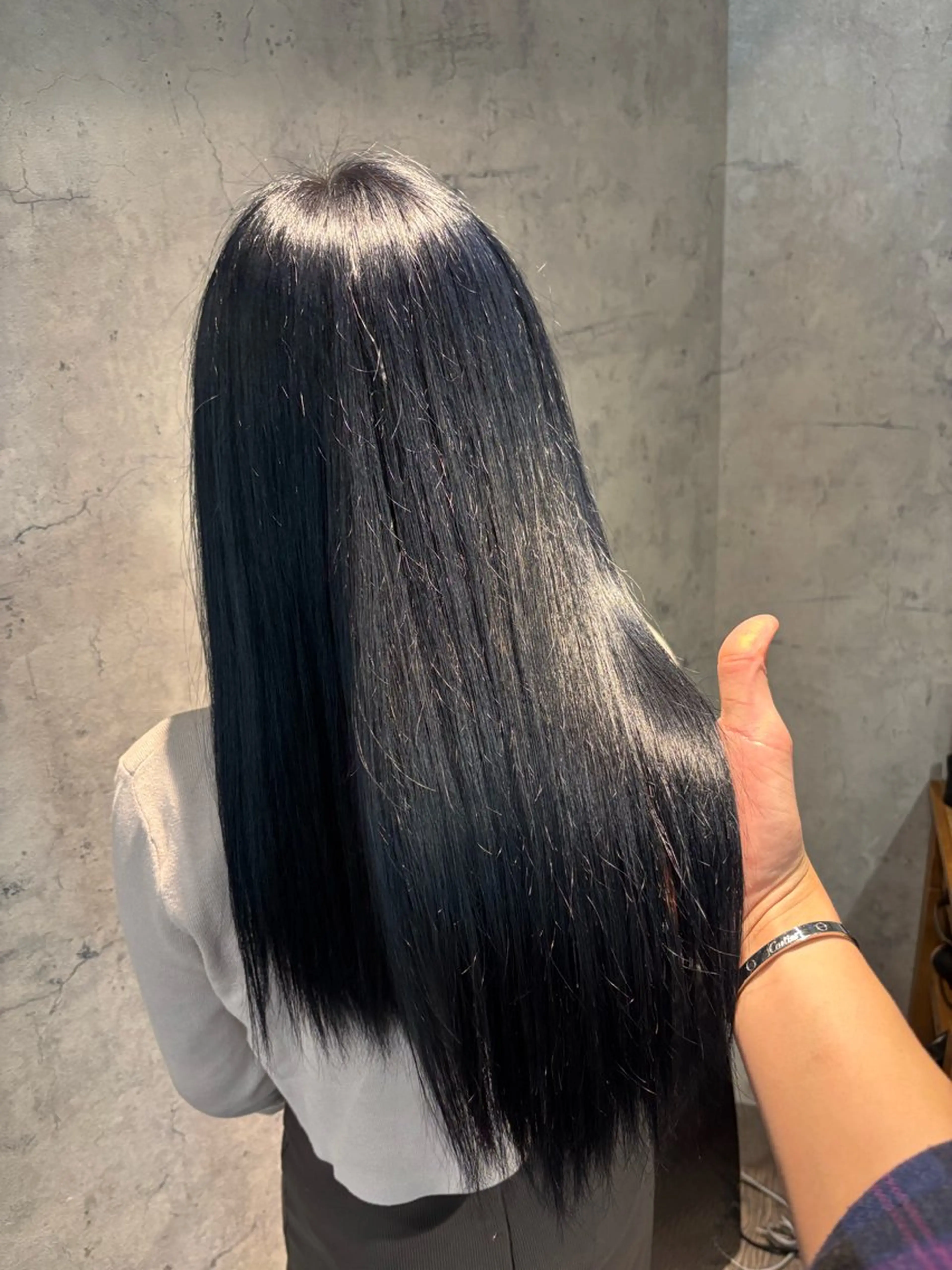 ロング カラー ヘアアレンジ 黒髪 ブルーカラー ブルーブラック ヘアカラー トリートメント ヘアセット Aloa横浜所属・トップスタイリスト Shoyaのヘアスタイル