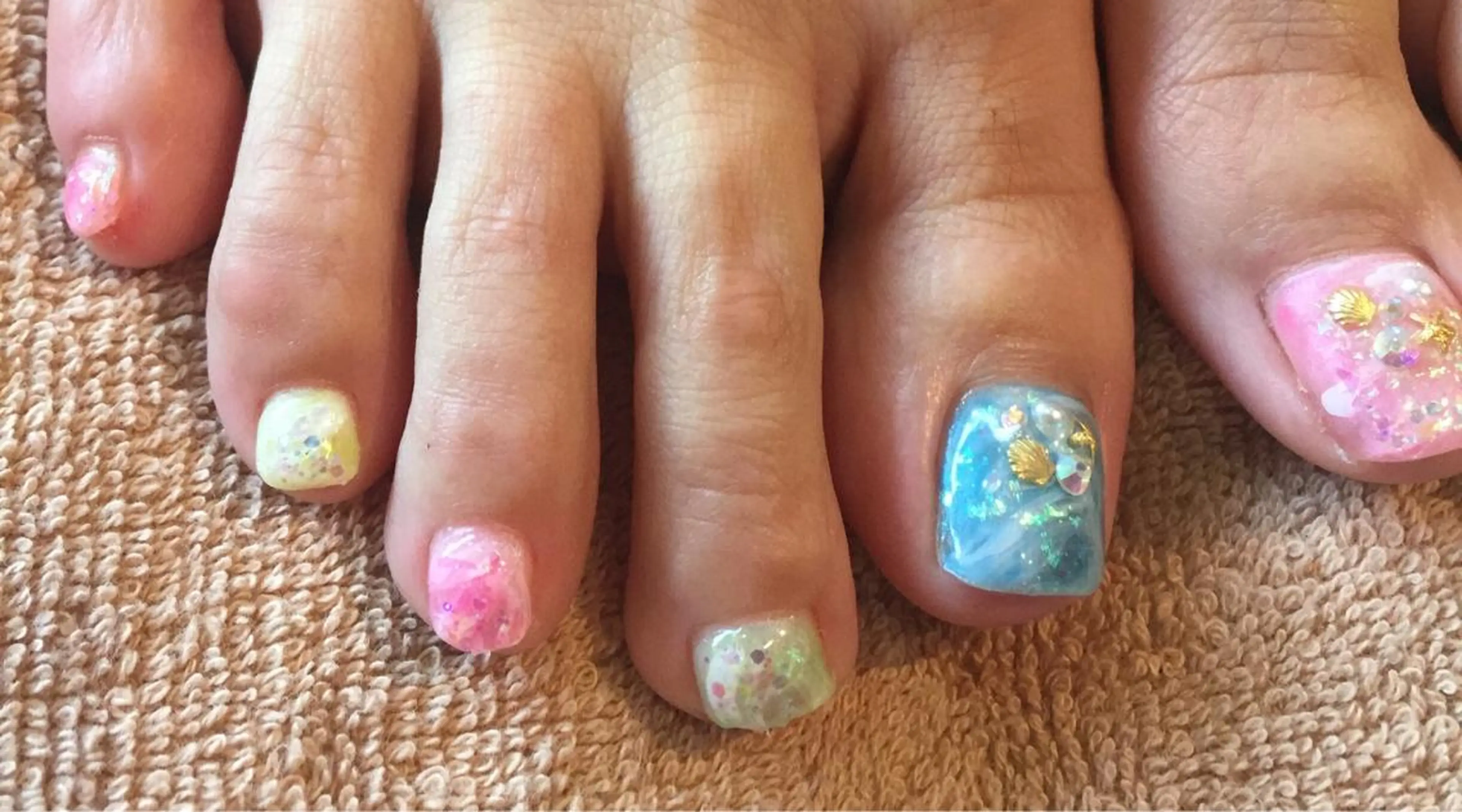 ネイル a yakaのネイルデザイン