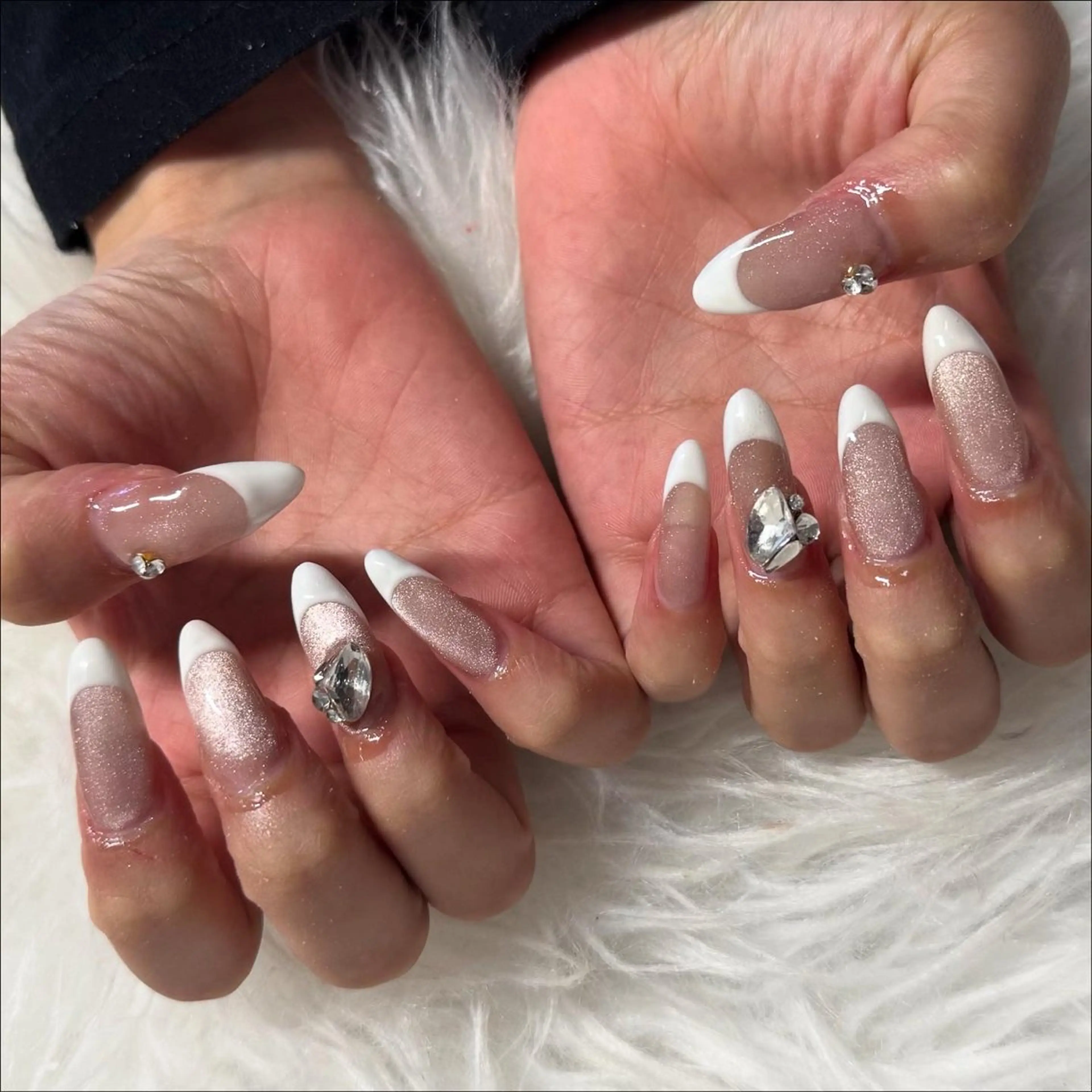 ロング ハンドネイル mao .のネイルデザイン