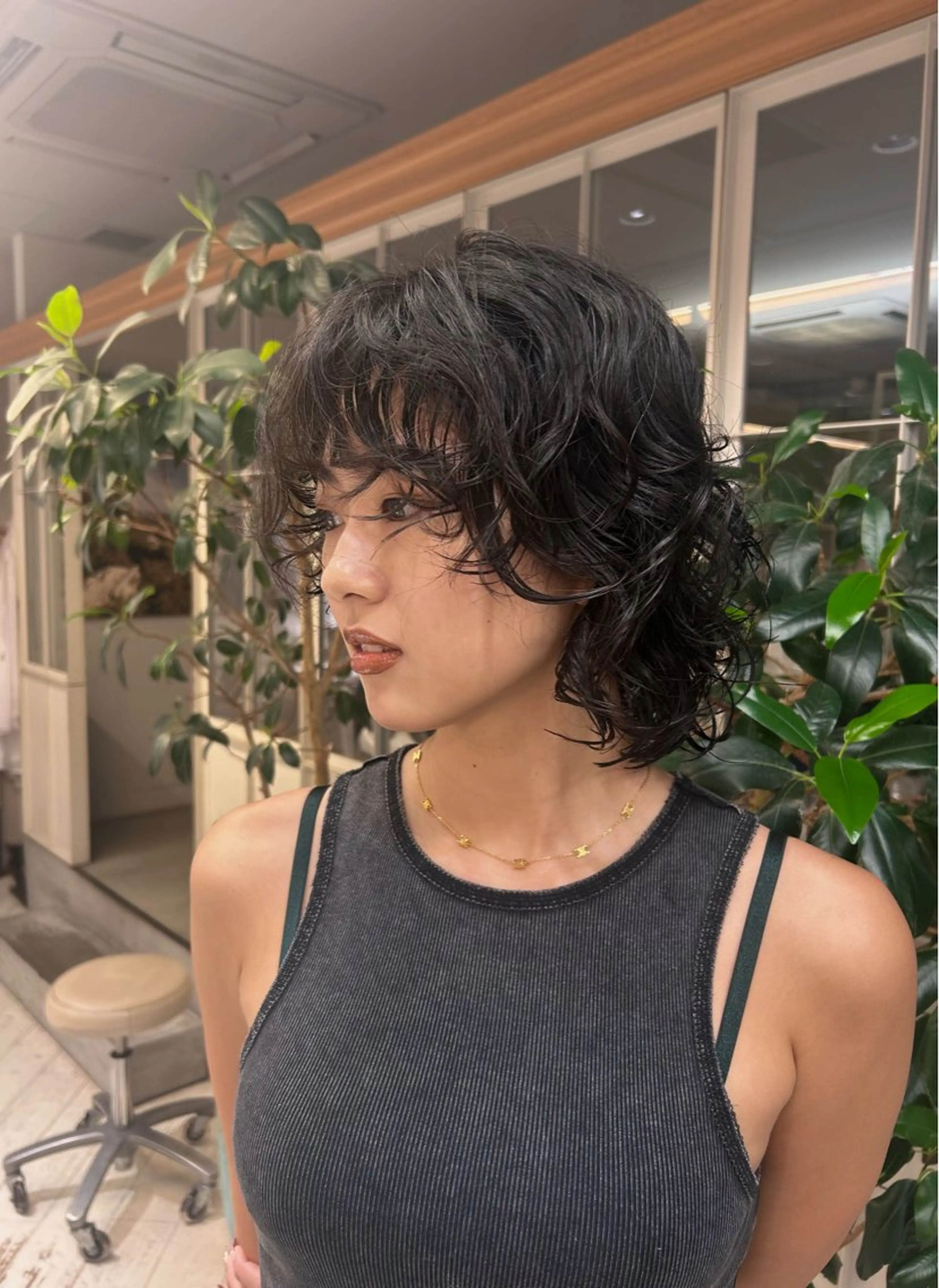 ミディアム パーマ ミディアムパーマ レイヤーカット ウルフカット 白岩 君予のヘアスタイル