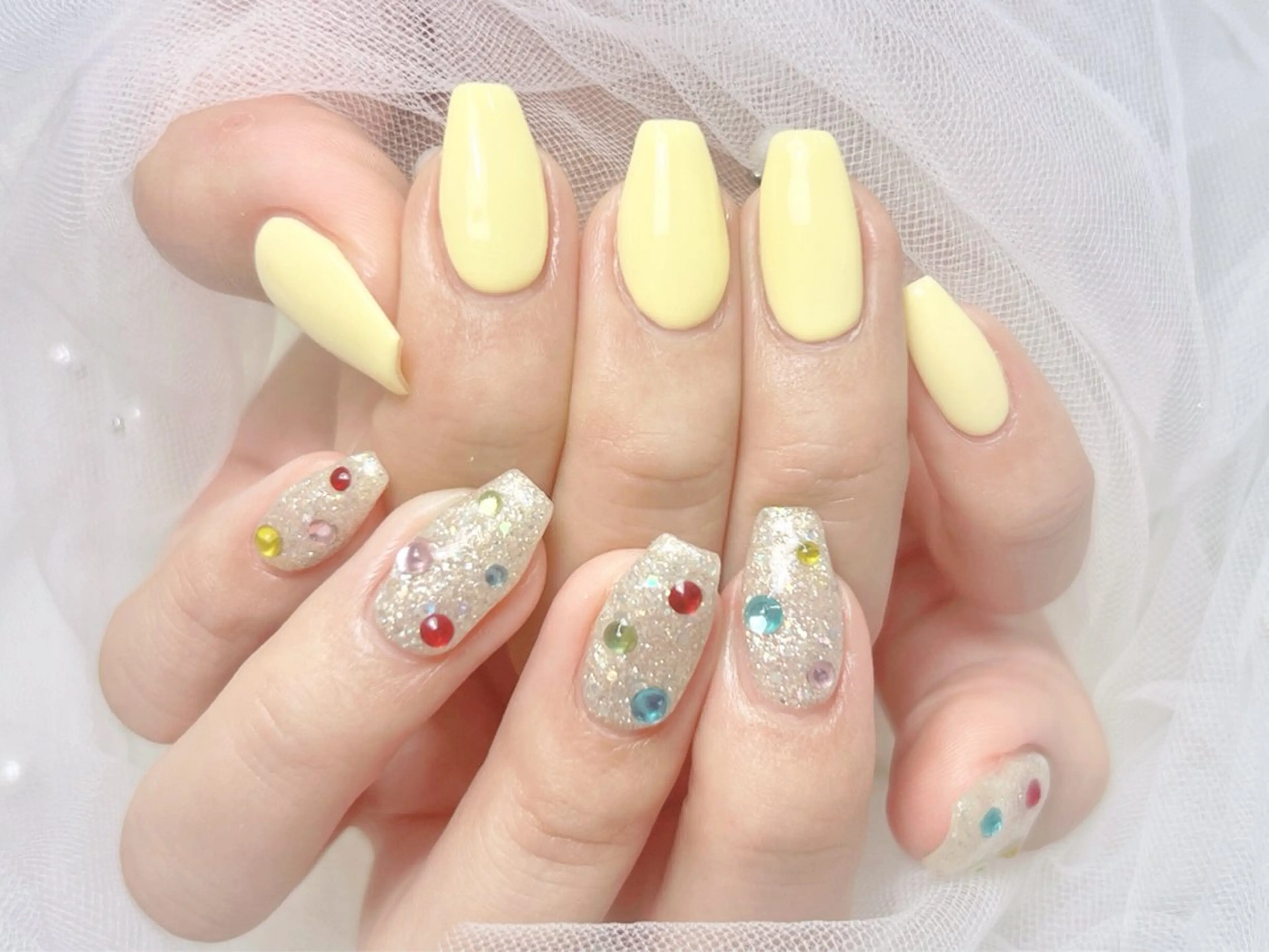 ネイル 持ち込み ストーンネイル ハンドネイル ハンドケア Zz nail salonのネイルデザイン