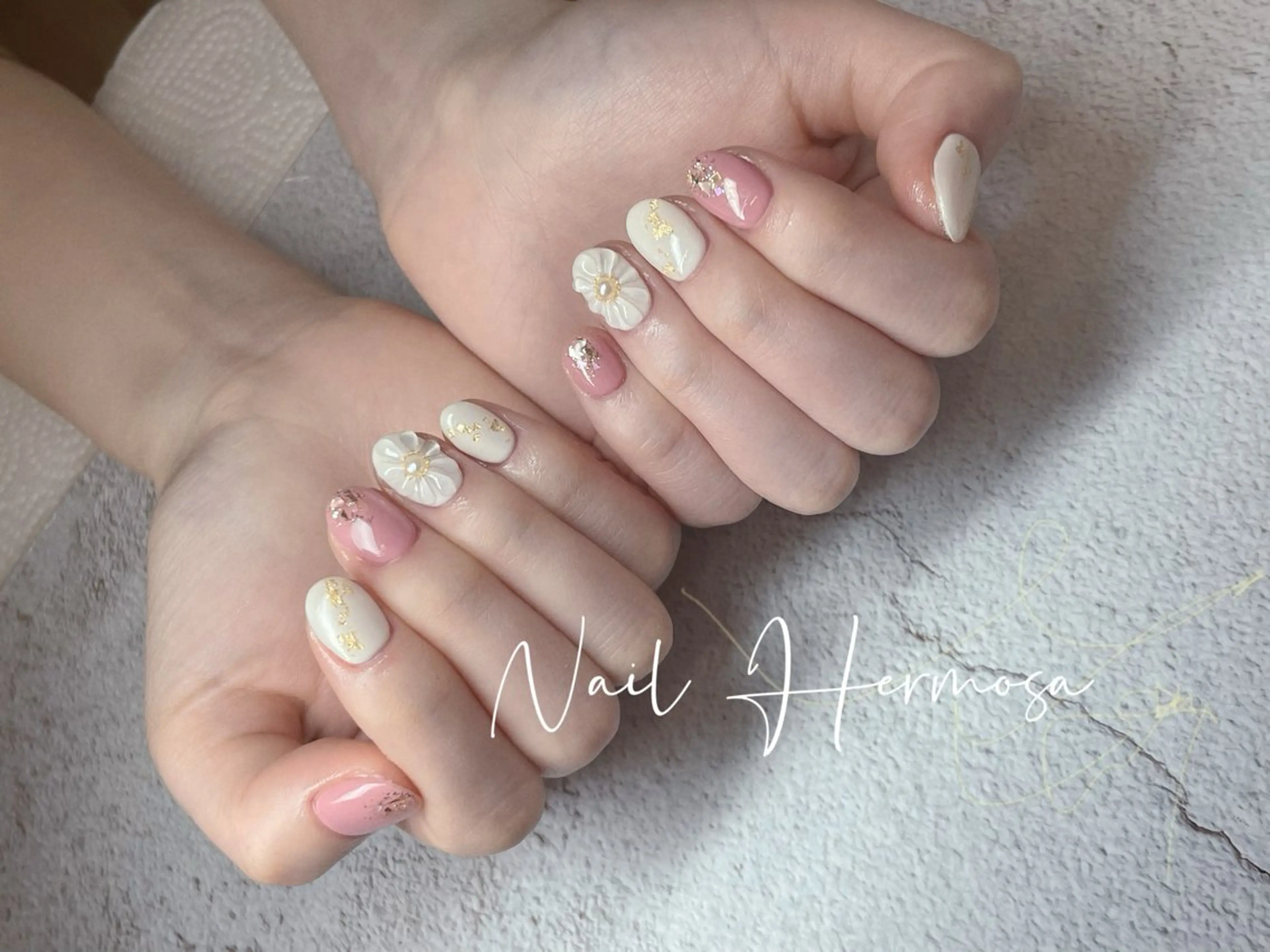 ネイル アートネイル ジェルネイル グラデーション マグネットネイル 持ち込み ハンドネイル エルモサ YURIKAのネイルデザイン