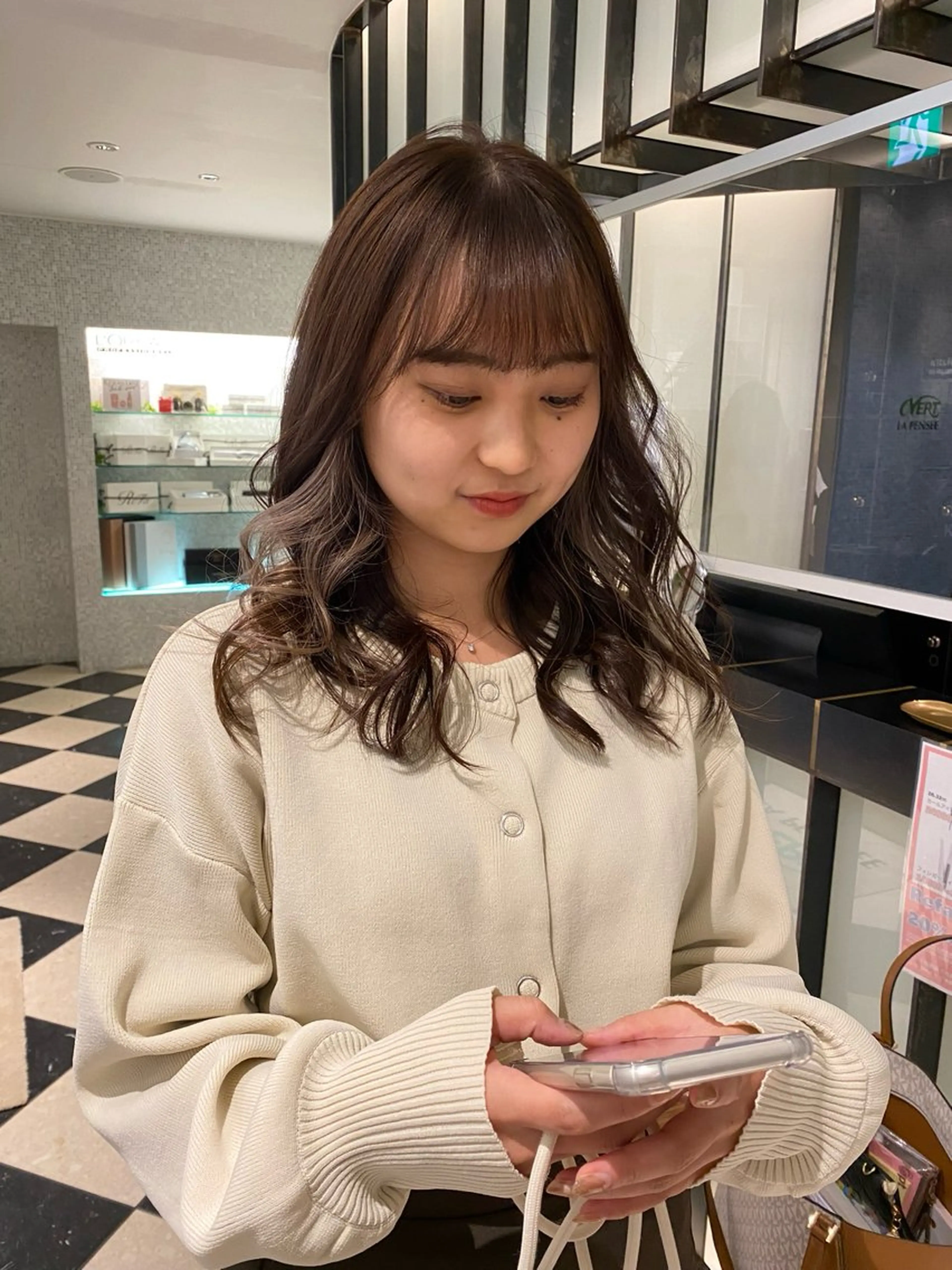 セミロング 高山 沙来/レイヤー カット/髪質改善艶髪のヘアスタイル