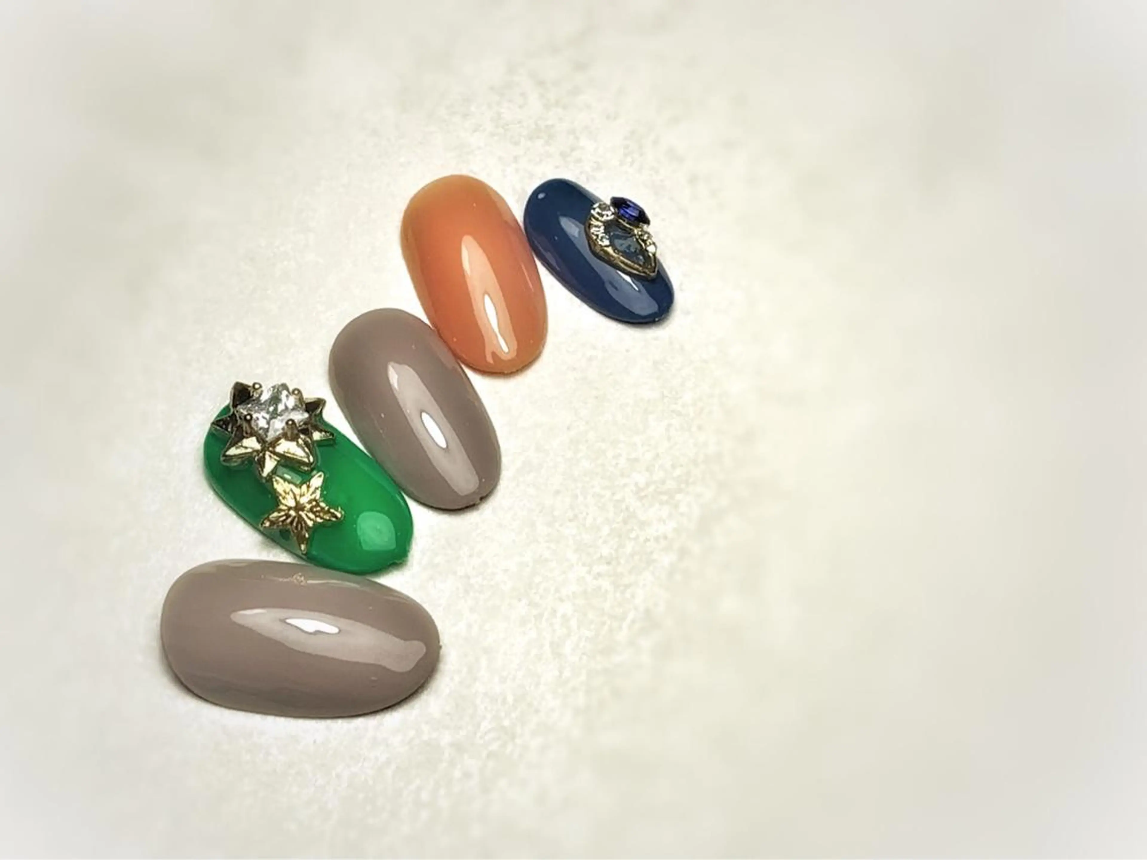 ネイル Salute本店 🦋仲原里佳のネイルデザイン