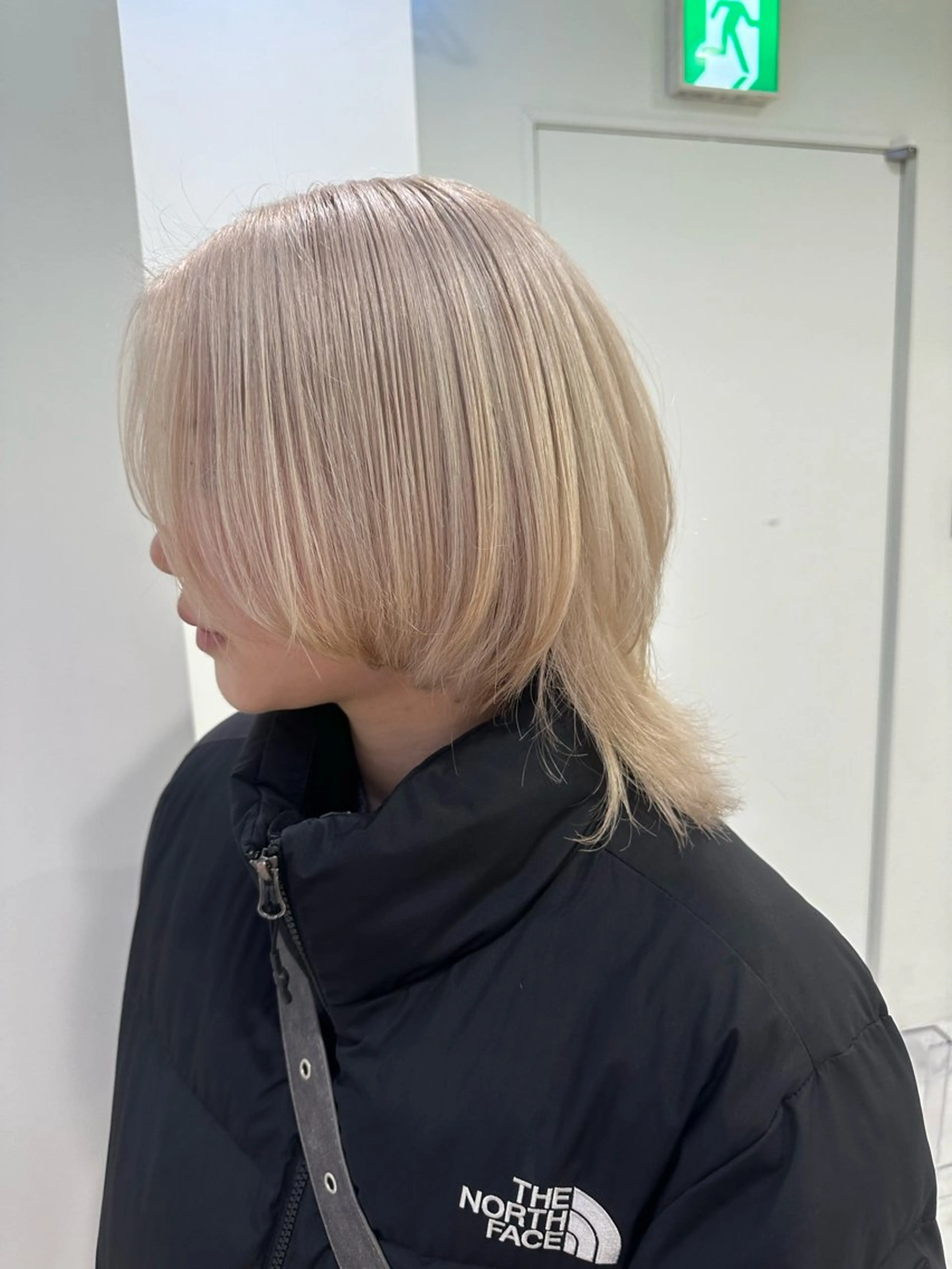 ミディアム カラー ベージュカラー ホワイトベージュ ウルフカット ヘアカラー 渋谷/透明感カラー /半個室/こうめいのヘアスタイル