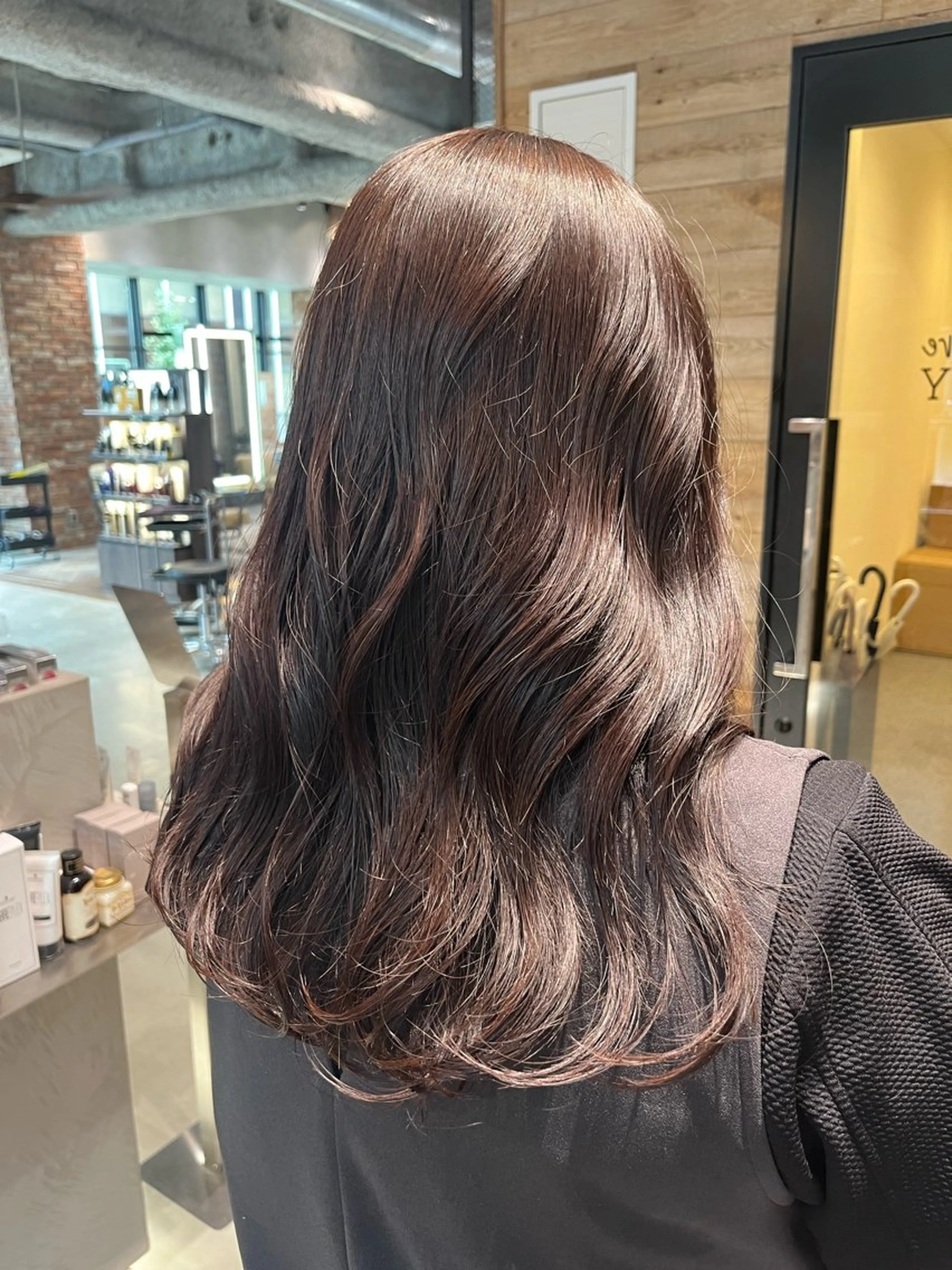 セミロング 志賀 楓のヘアスタイル