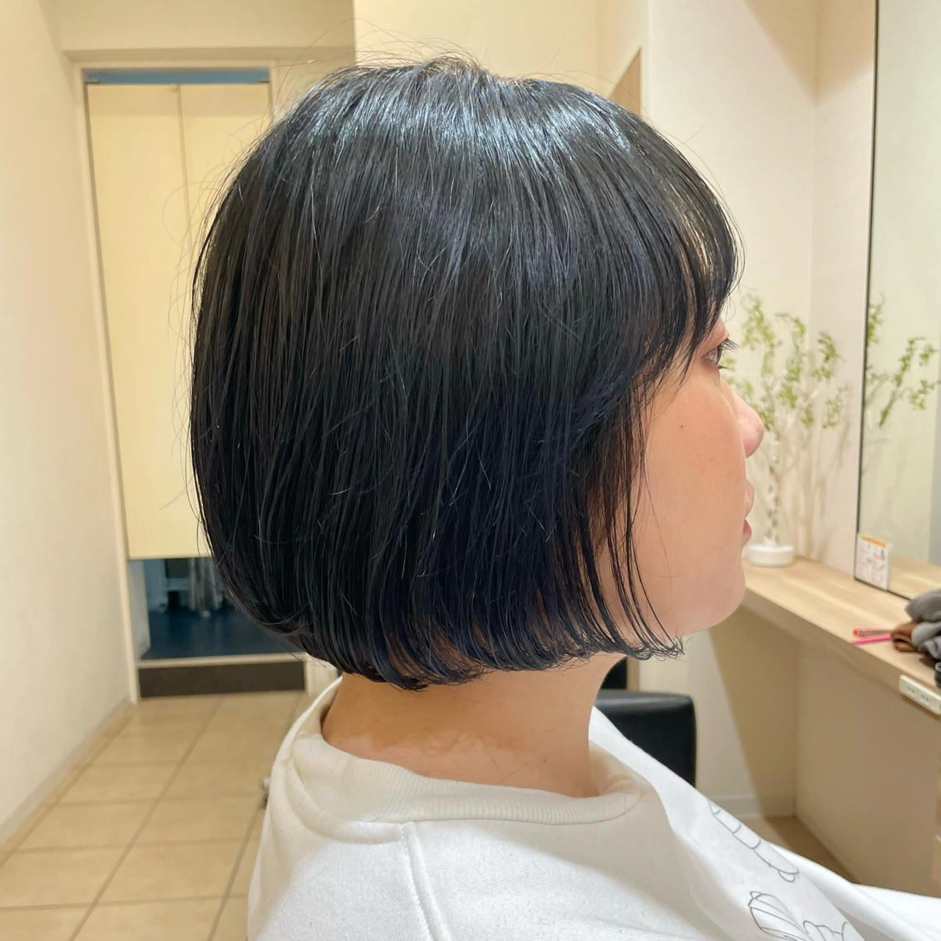 ショート カラー ブリーチ 透明感カラー ボブ くせ毛 オルチャンヘア GO TODAY シェアサロン 原宿Verno店所属・ブリーチ/髪質改善/ ボブ特化/よしきのヘアスタイル