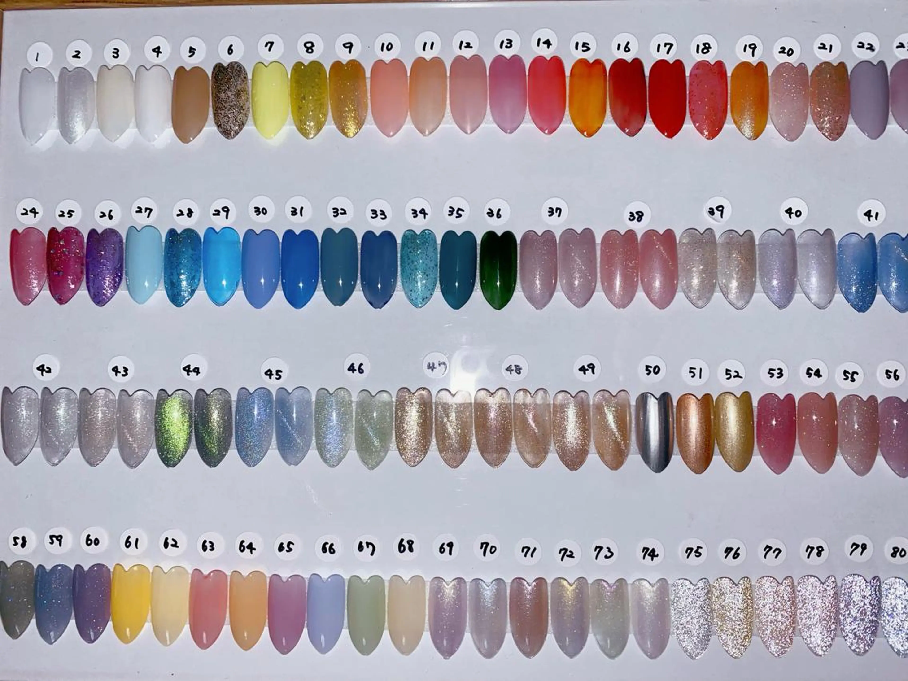 ネイル フラッシュネイル ジェルネイル キラキラネイル Jasmine nailsalon所属・ジャスミン ネイルサロンのネイルデザイン