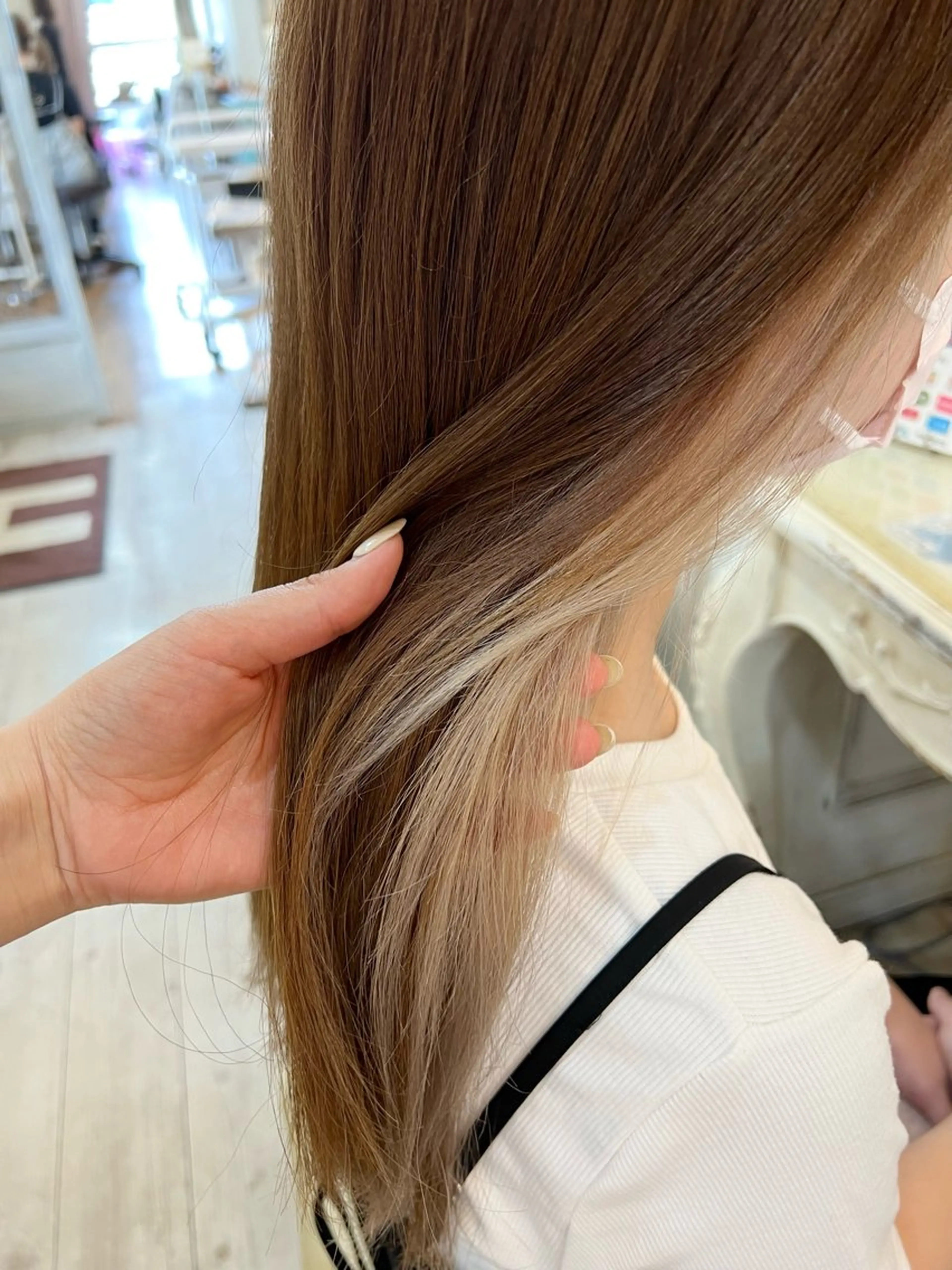 ロング カラー ベージュカラー ブリーチ ヘアカラー トリートメント a keikaのヘアスタイル