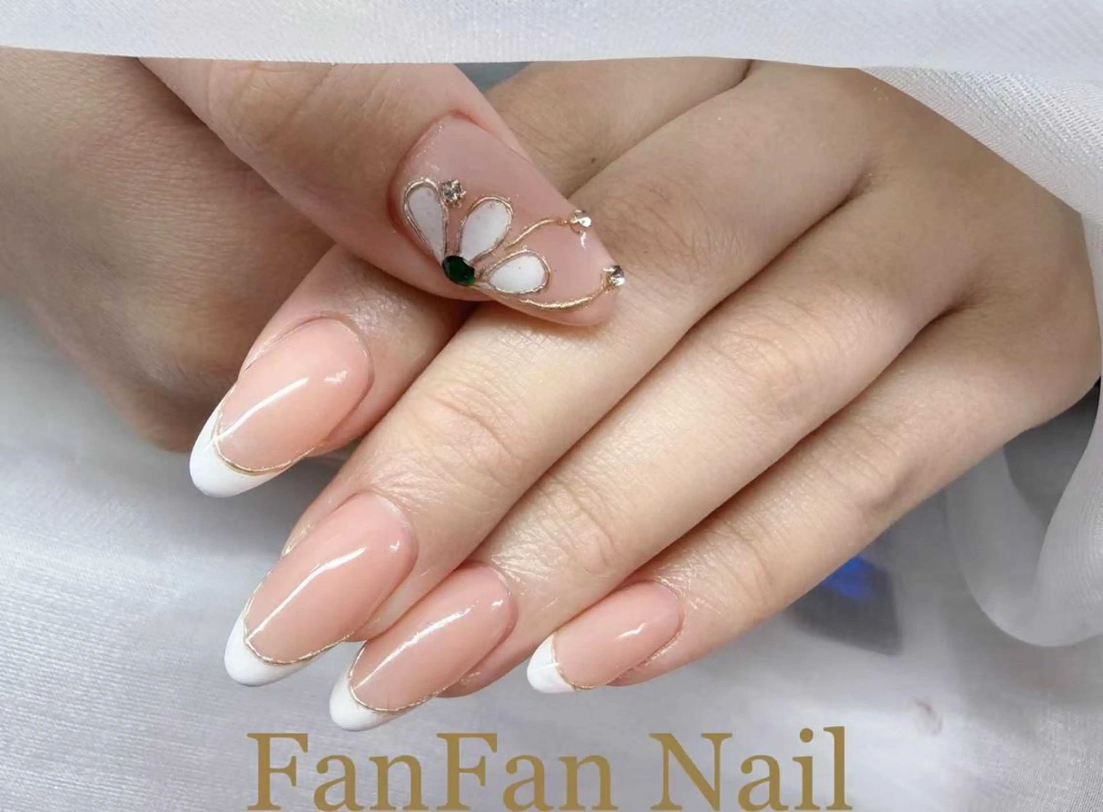 ネイル FanFan 長さ出し専門のネイルデザイン