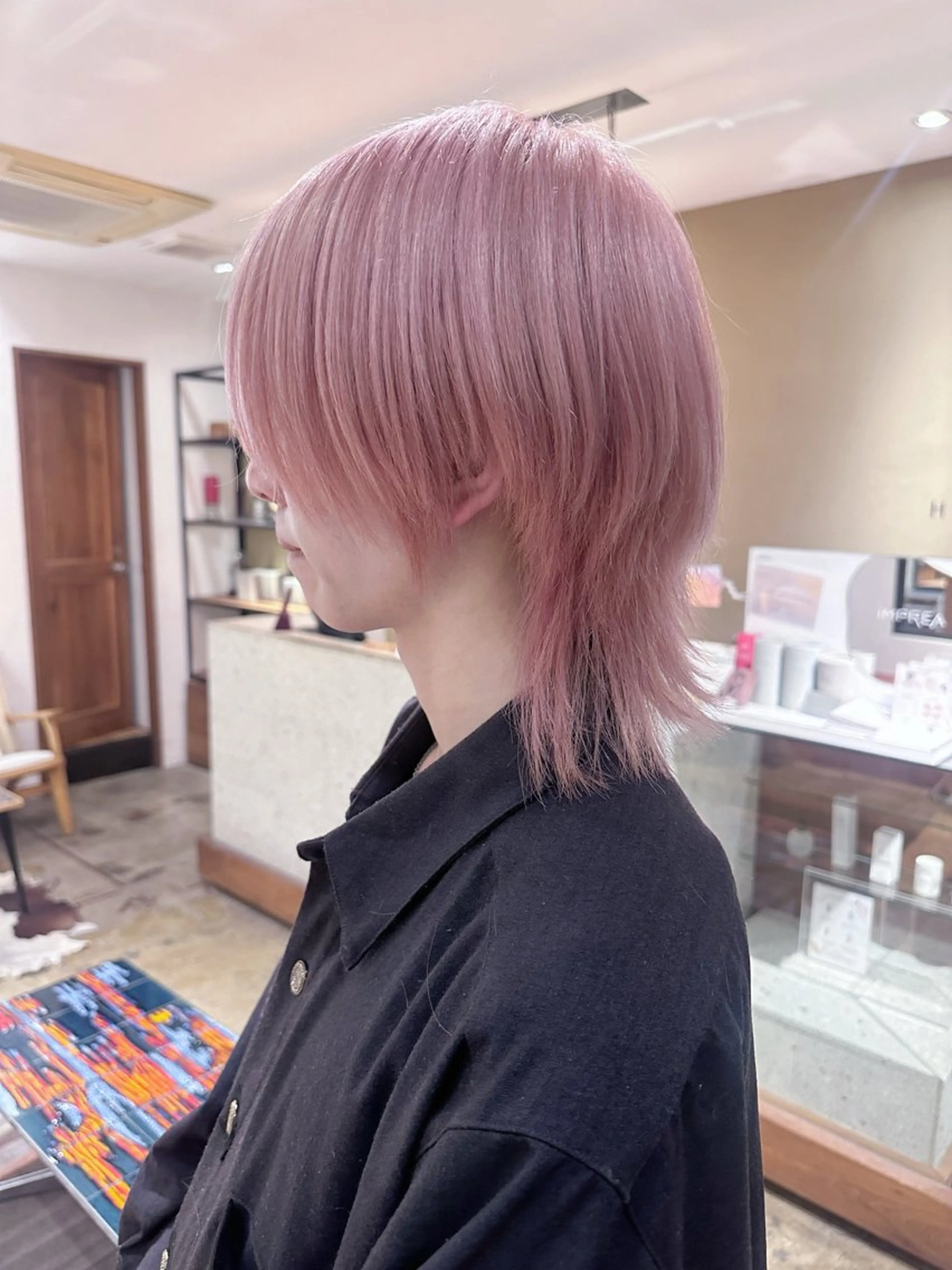 ショート カラー ピンクカラー ウルフカット カット ヘアカラー トリートメント YUI.⋆𝜗𝜚 /レイヤー/艶カラーのヘアスタイル