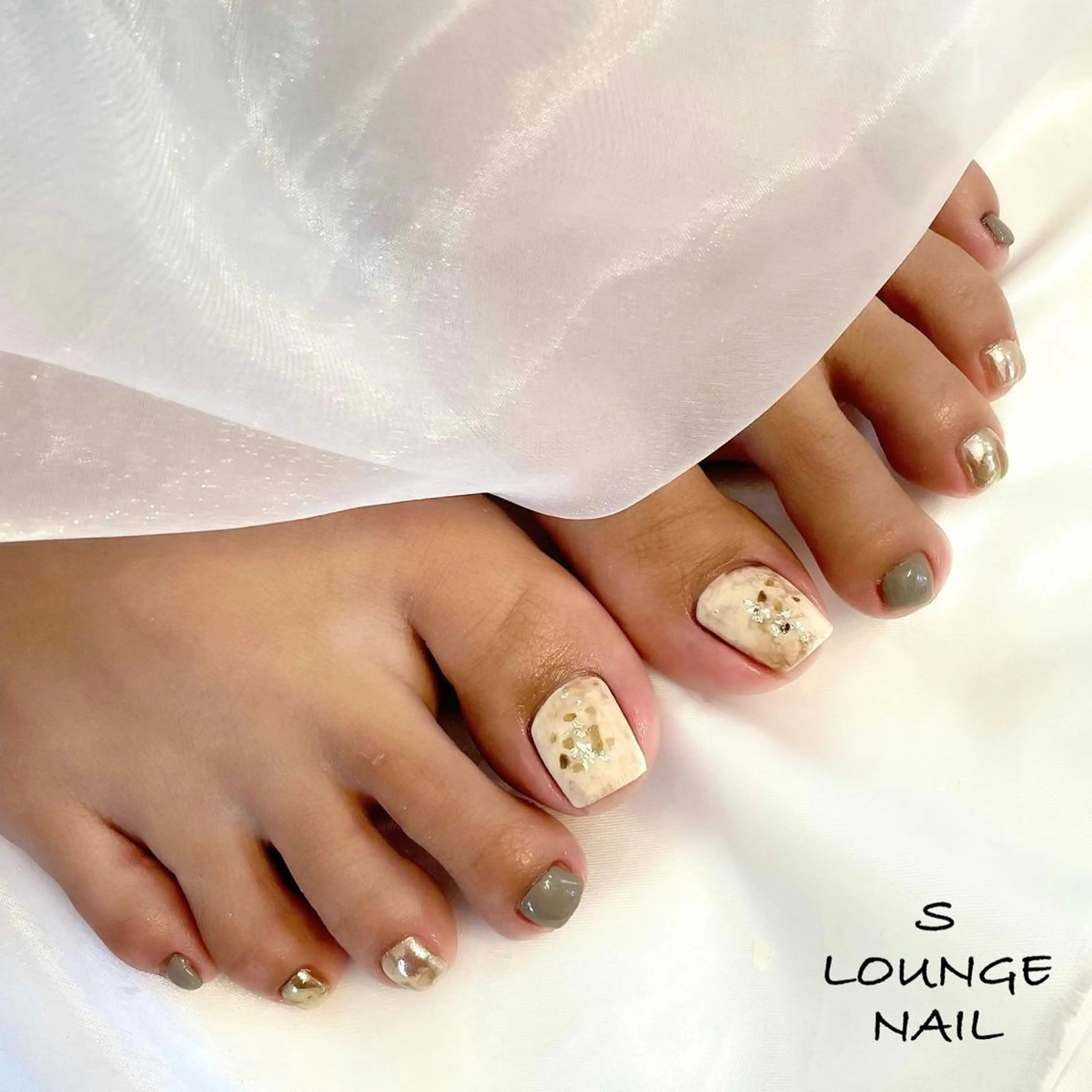 ネイル ハンドネイル フットネイル S LOUNGE NAIL所属・パーツたくさん🍓 SUMIのネイルデザイン