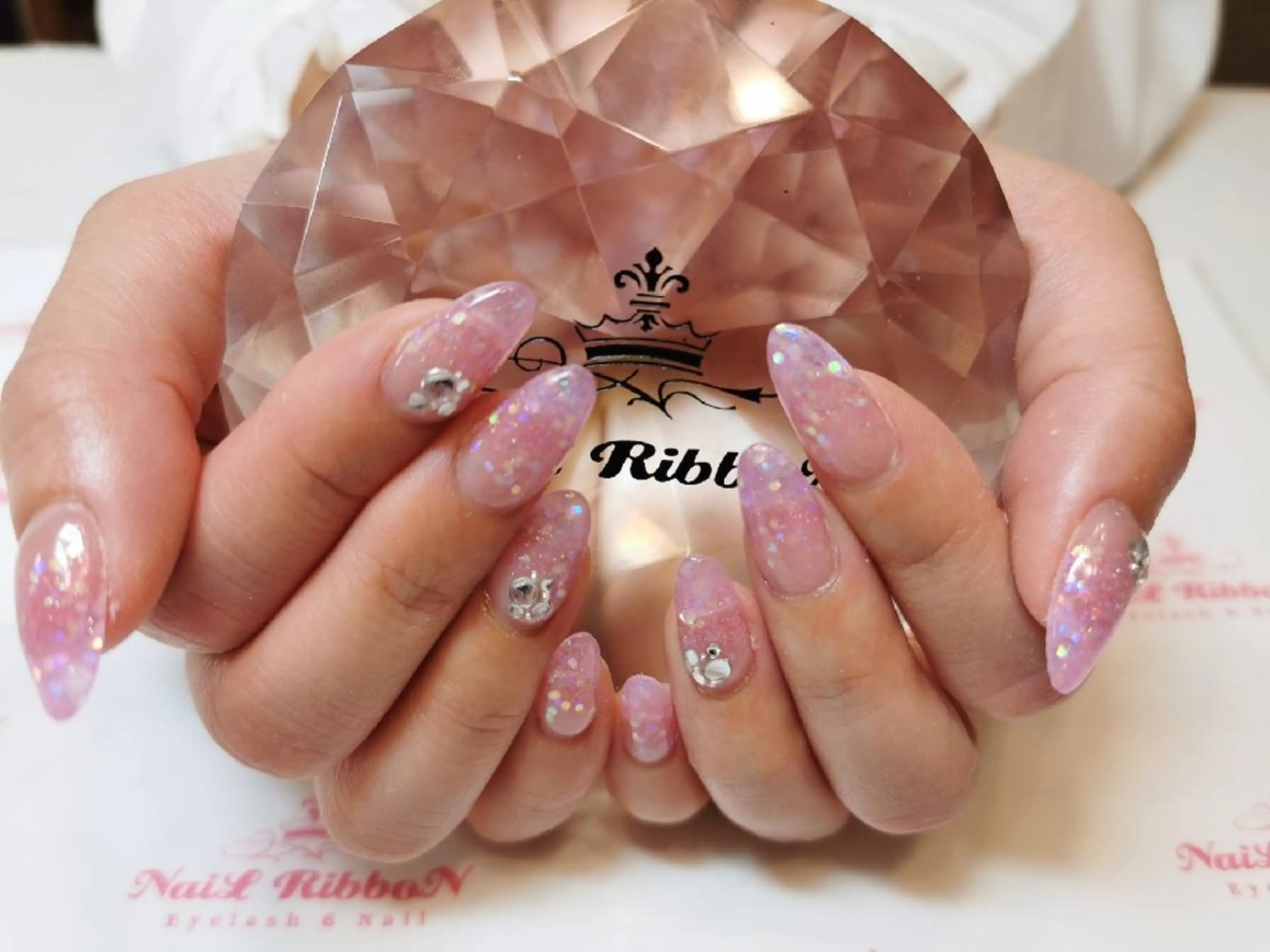 ネイル ネイルリボン 受付スタッフのネイルデザイン