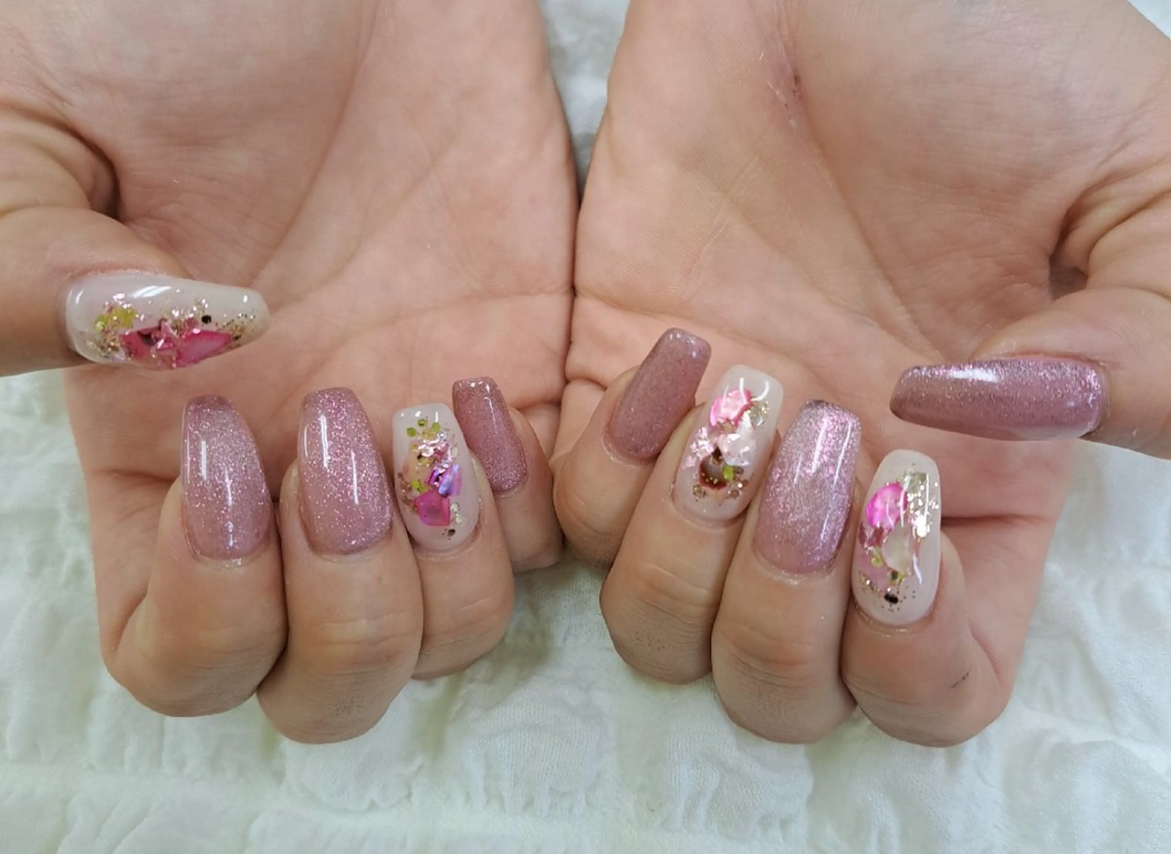 ネイル チークネイル フレンチネイル ジェルネイル ガーリー ハート 河野ちえ (雑誌掲載サロン)のネイルデザイン