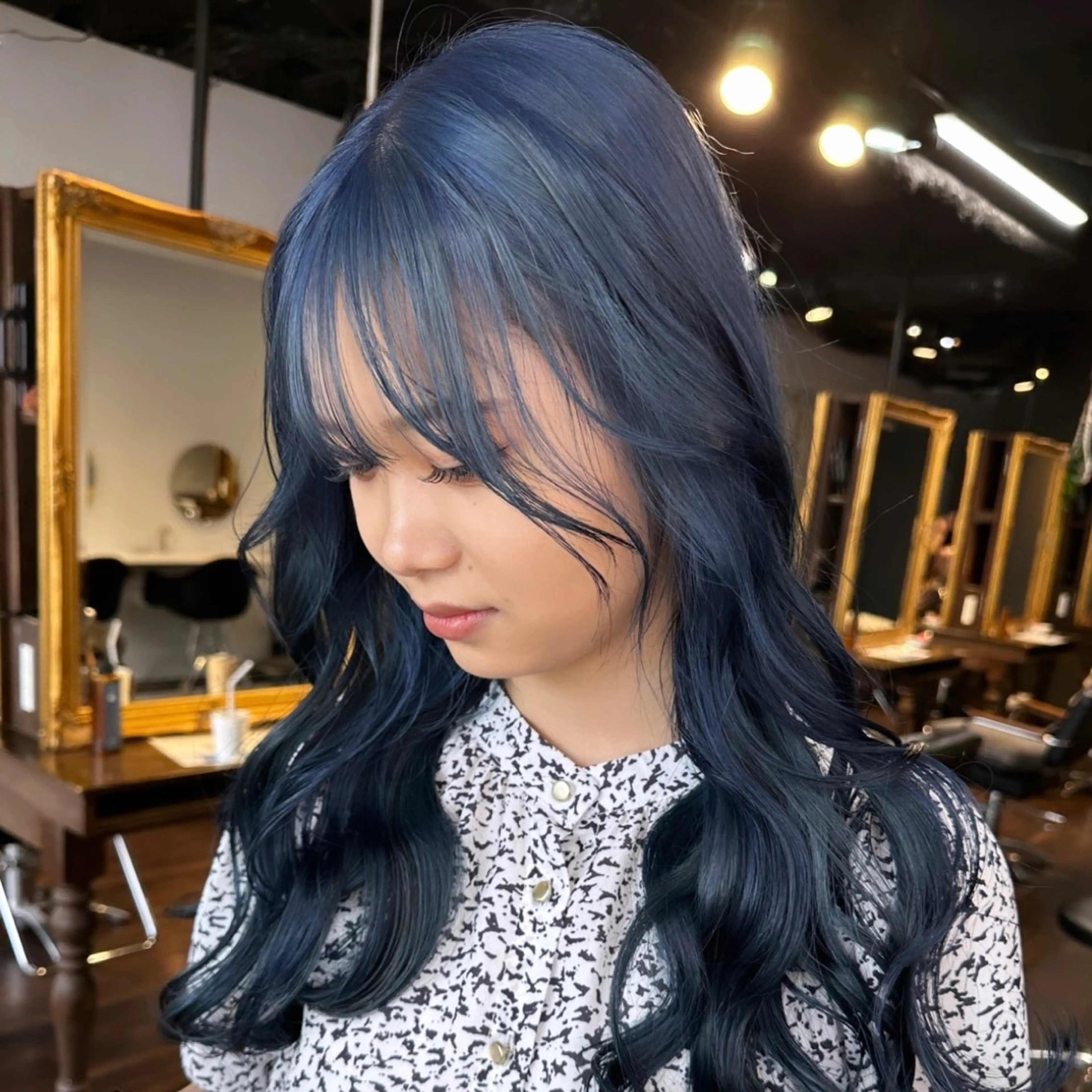 セミロング カラー ベージュカラー デザインカラー ダブルカラー ハイトーンカラー イルミナカラー ヘアカラー トリートメント ボブ/ダブルカラー 縮毛矯正/支持多数のヘアスタイル