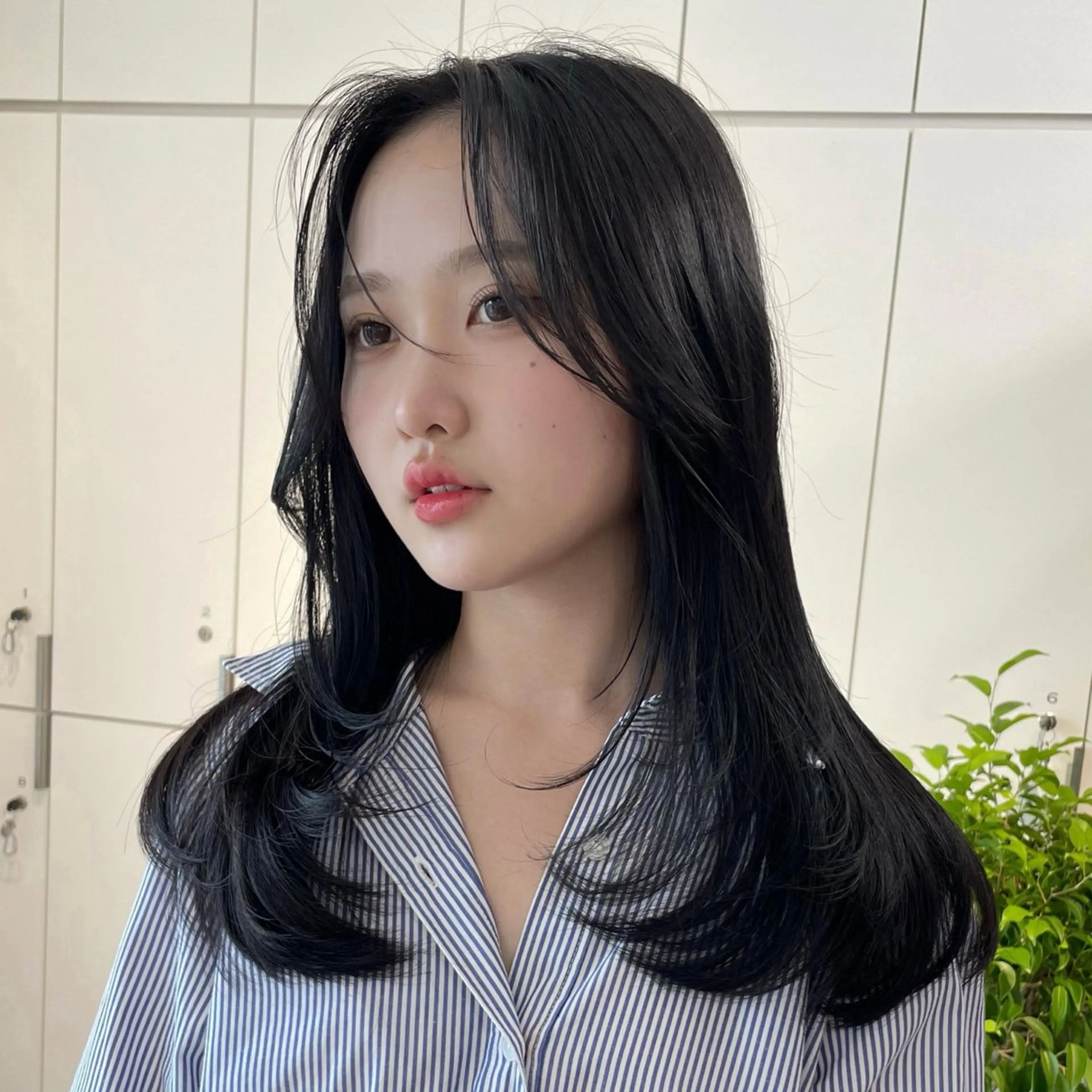 ミディアム カラー ブルーカラー ブルージュ レイヤーカット レイヤー/ブリーチ ♥️【木坂 桃歌】のヘアスタイル