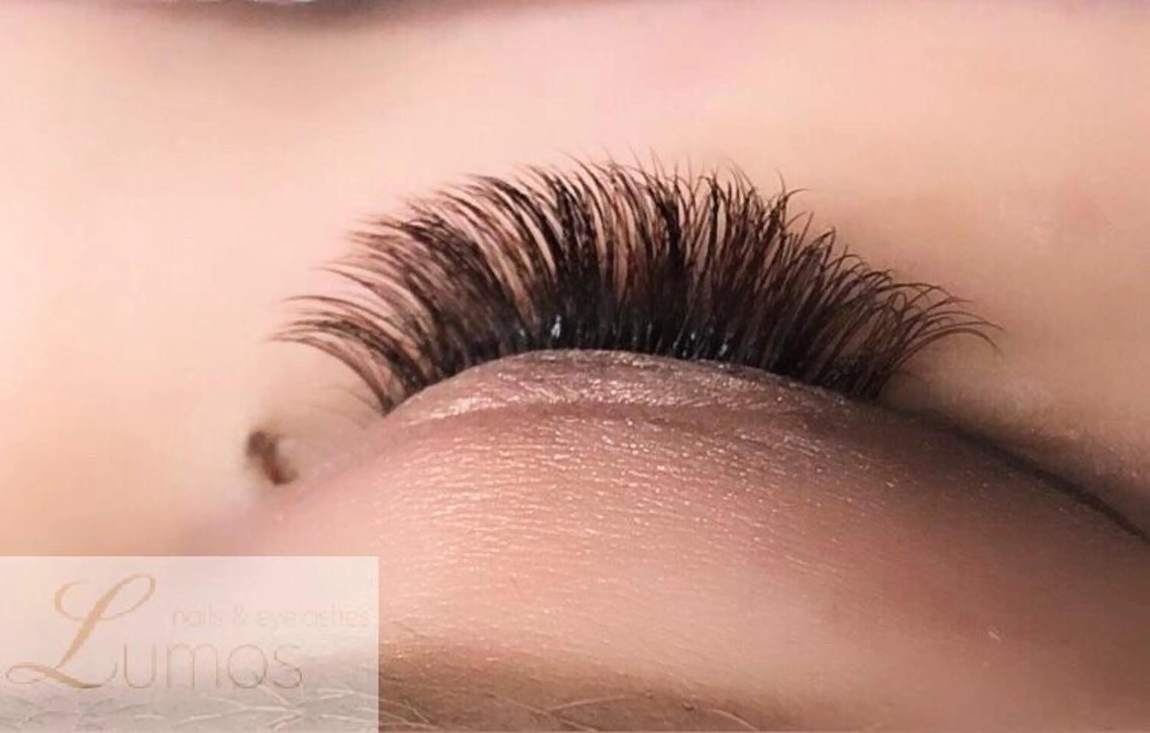 マツエク・マツパ カラーマツエク ボリュームラッシュ マツエク Lumos nail&eyelash所属・Lumos Ayakaのマツエク・マツパデザイン