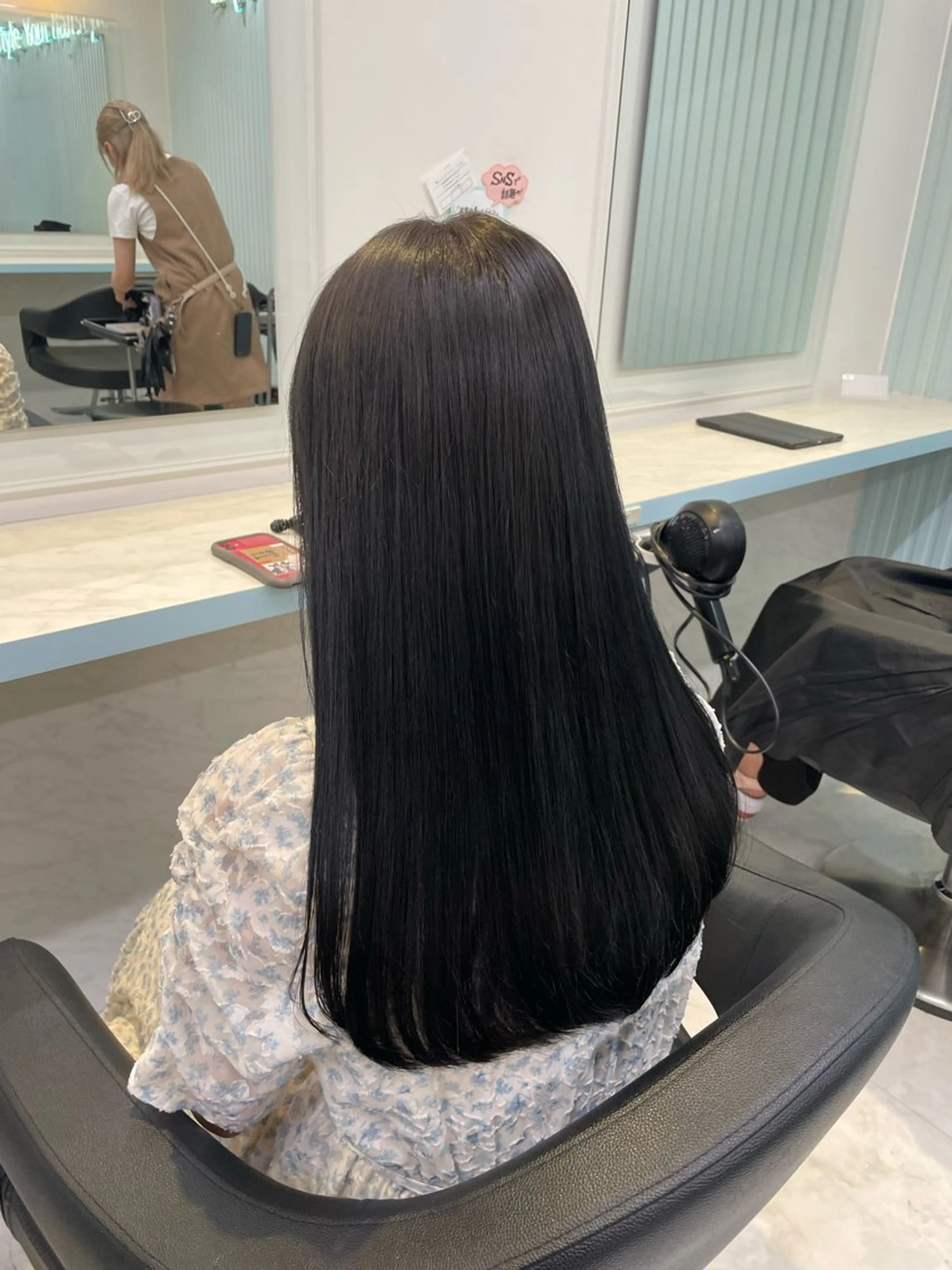 セミロング カラー カット ヘアカラー Salowin池袋East 店3F所属・【美髪矯正/絹髪】 🎀hinano🎀のヘアスタイル