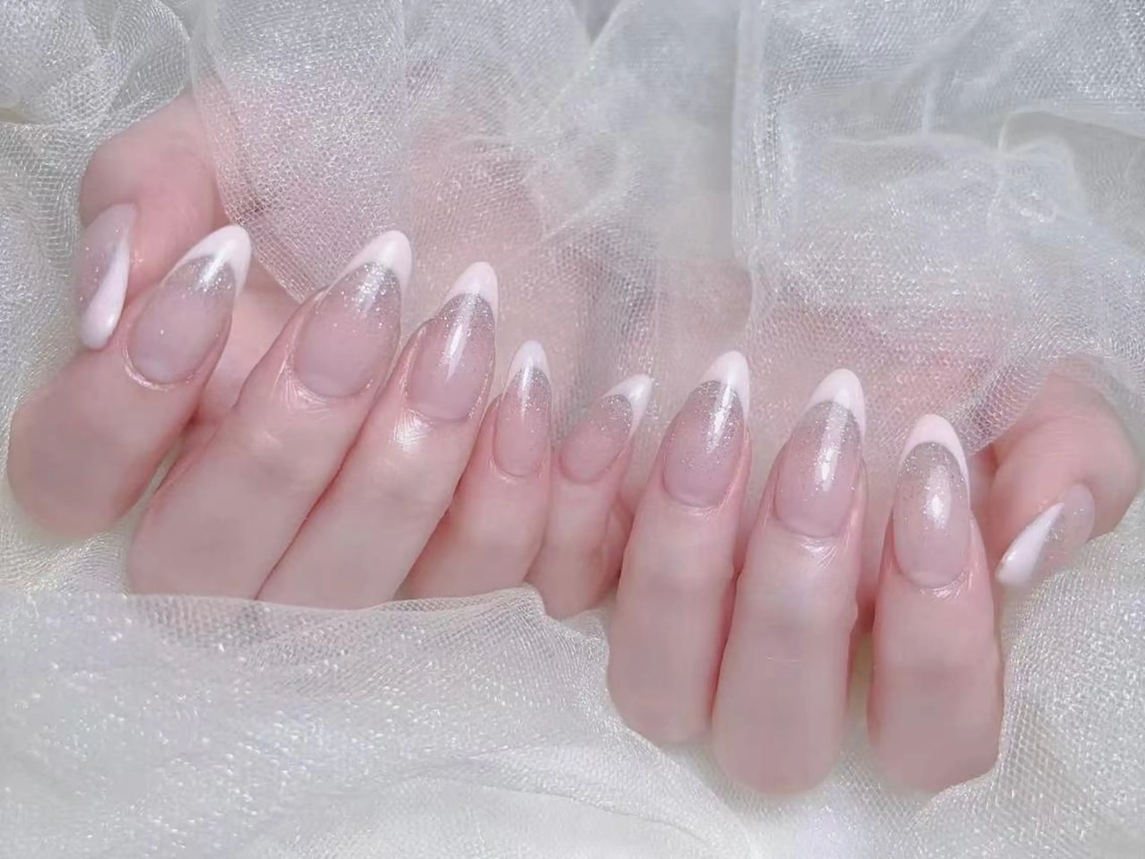 ネイル オーロラネイル チークネイル 長さ出し フットネイル フレンチネイル ハンドネイル ハンドケア a.mika ☁️のネイルデザイン