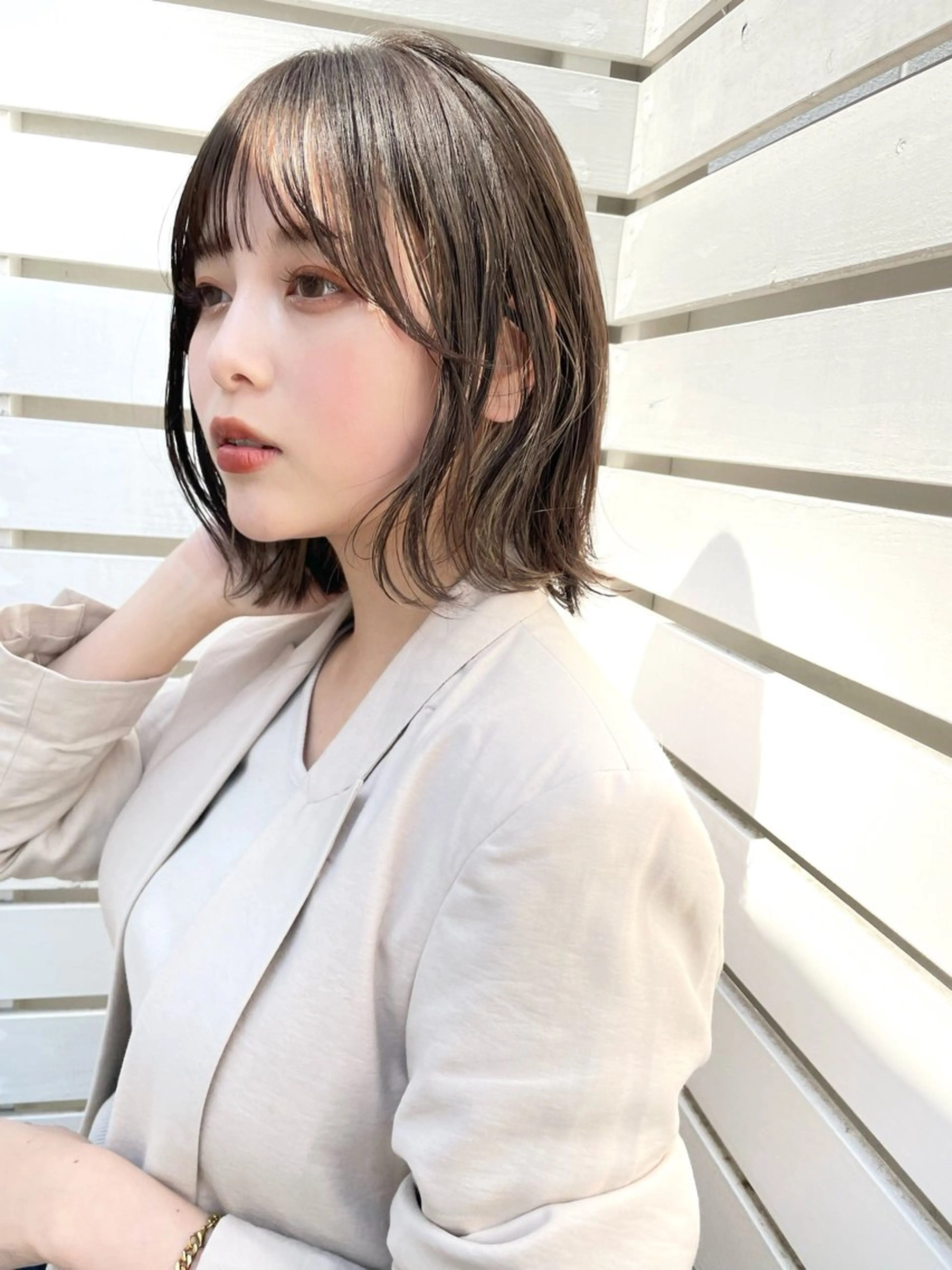 ミディアム カラー 切りっぱなしボブ ボブレイヤー ボブ くびれヘア 顔まわりレイヤー カット ヘアカラー 結べるレイヤーボブ くびれLady表参道のヘアスタイル