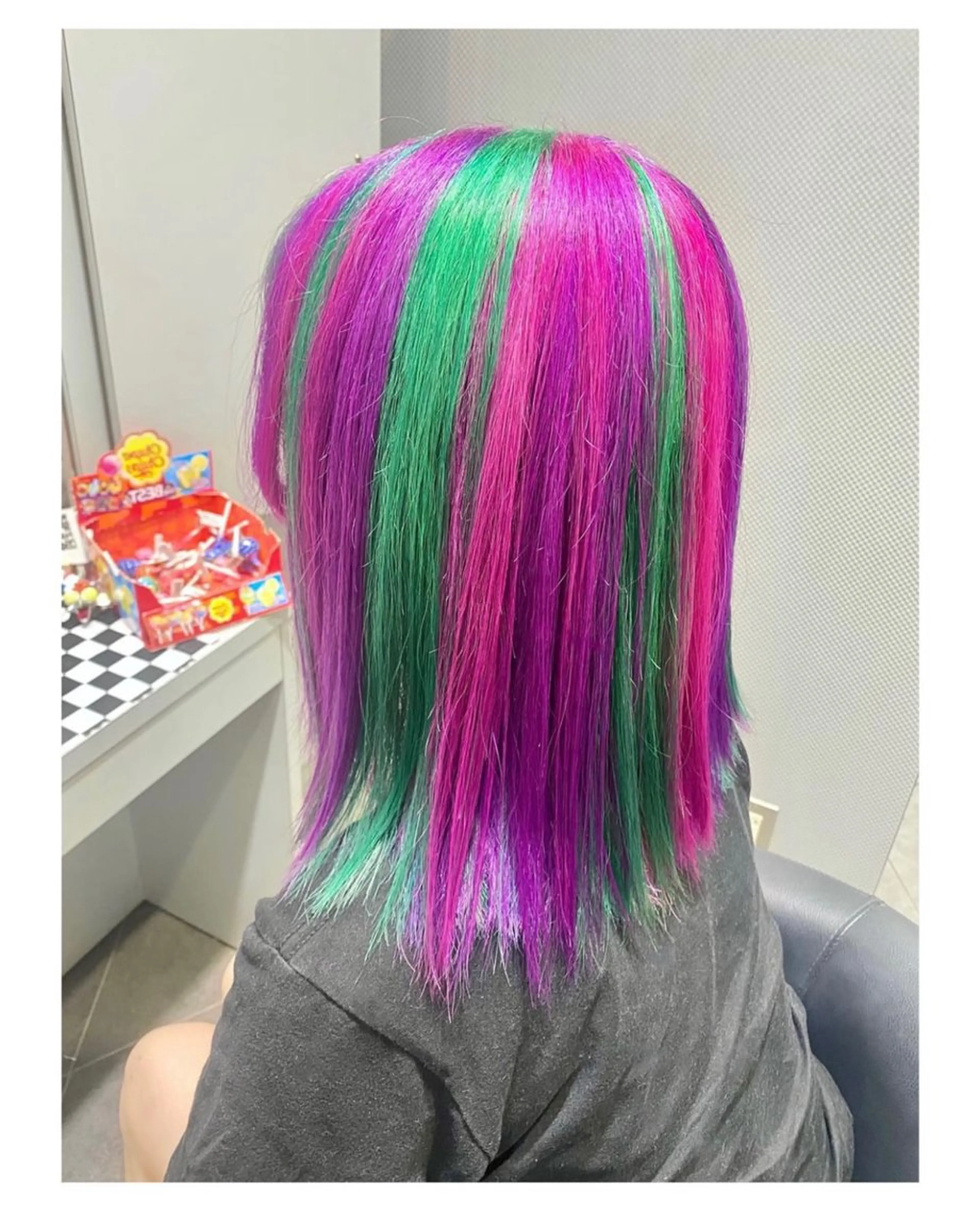 ミディアム カラー ピンクカラー ヘアカラー GARU-ガル-所属・TSUNO🦖 派手髪/オタク美容師のヘアスタイル