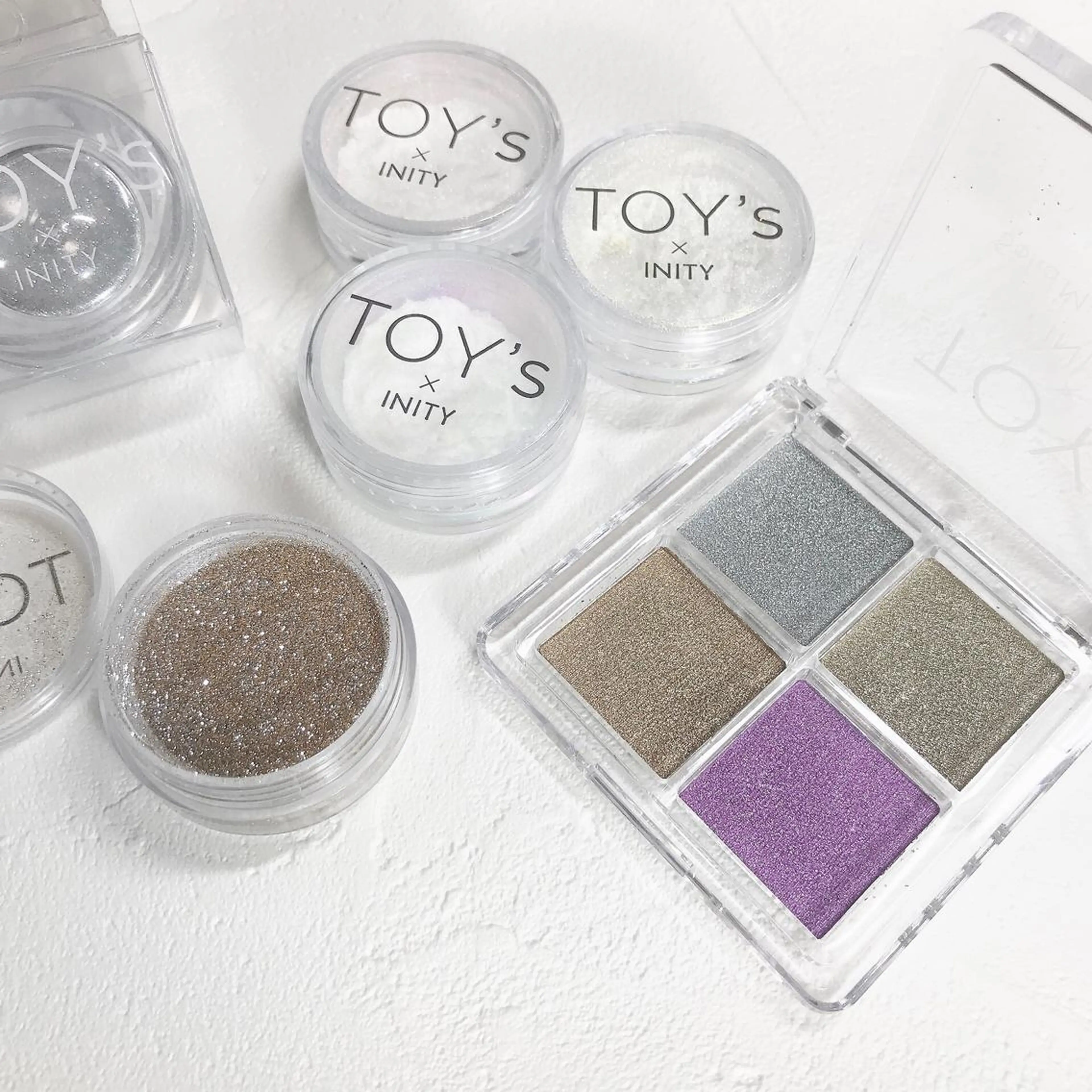 ネイル オーロラネイル フラッシュネイル ゴールド ラメ(グリッター) ミラーネイル Room nailのネイルデザイン