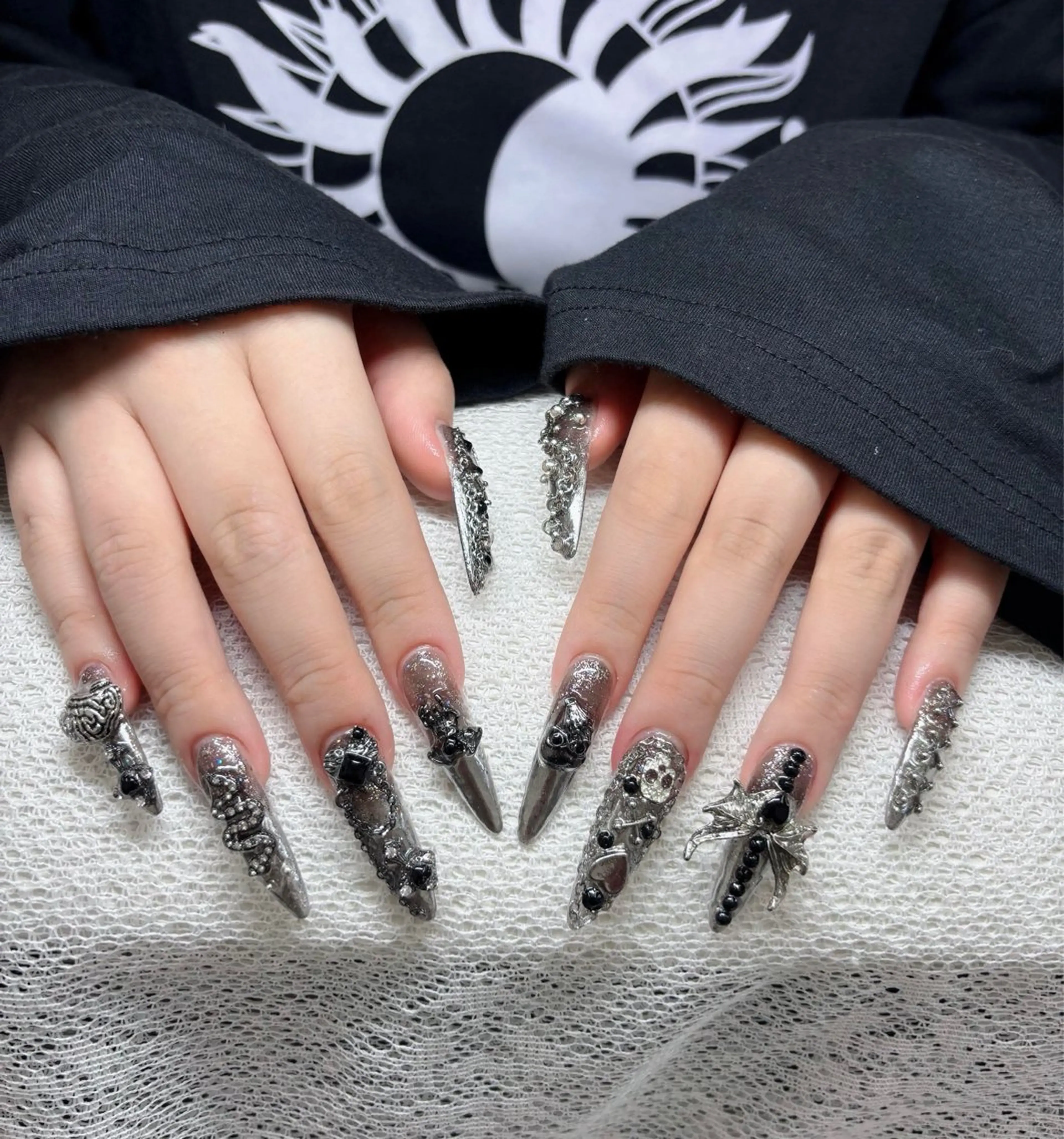 ネイル フレンチネイル ジェルネイル ガラスフレンチ ハロウィン ハート H.baby Nail Salonのネイルデザイン