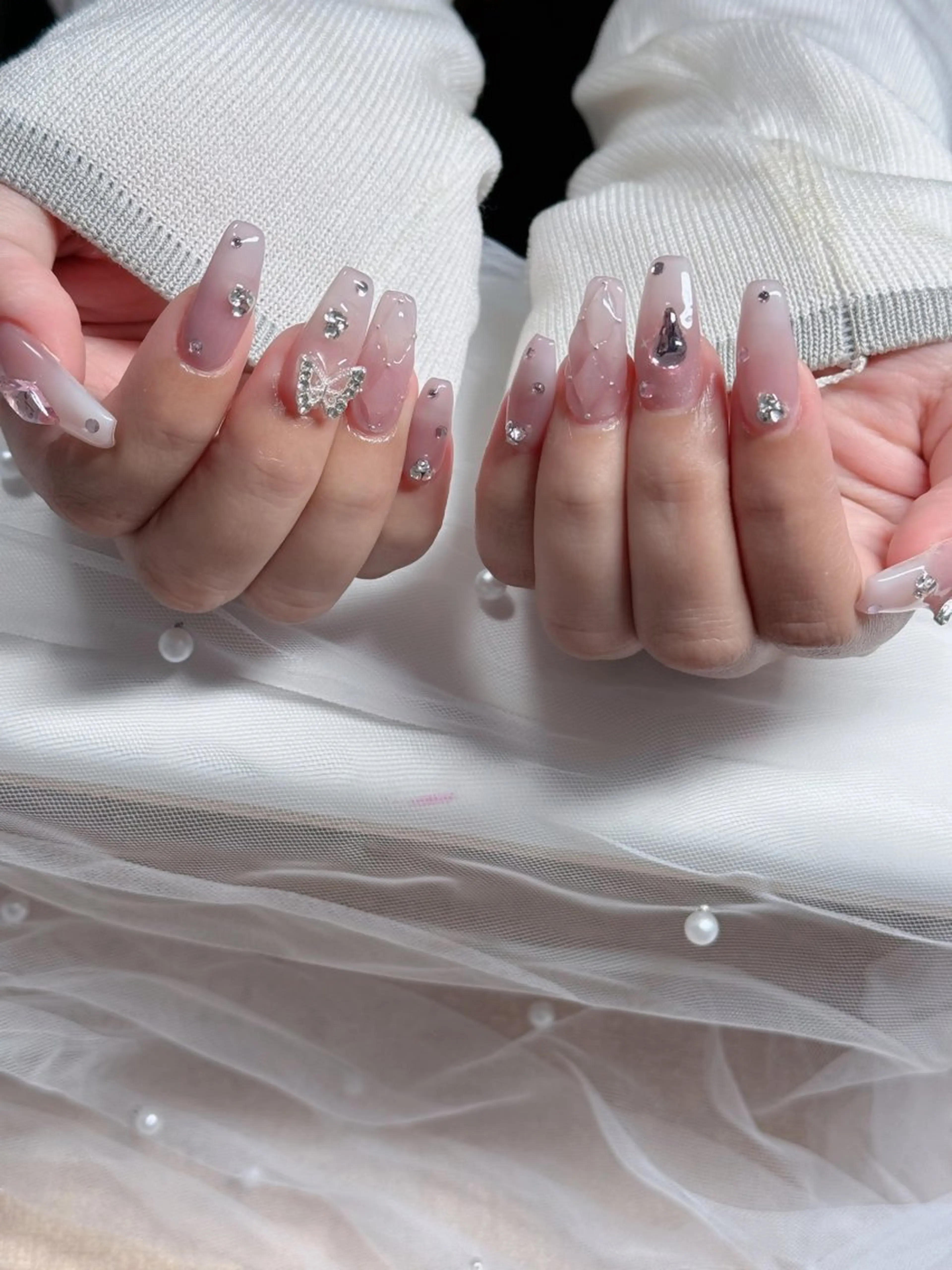 ネイル オーロラネイル フレンチネイル ジェルネイル ハロウィン キラキラネイル H.baby Nail Salonのネイルデザイン