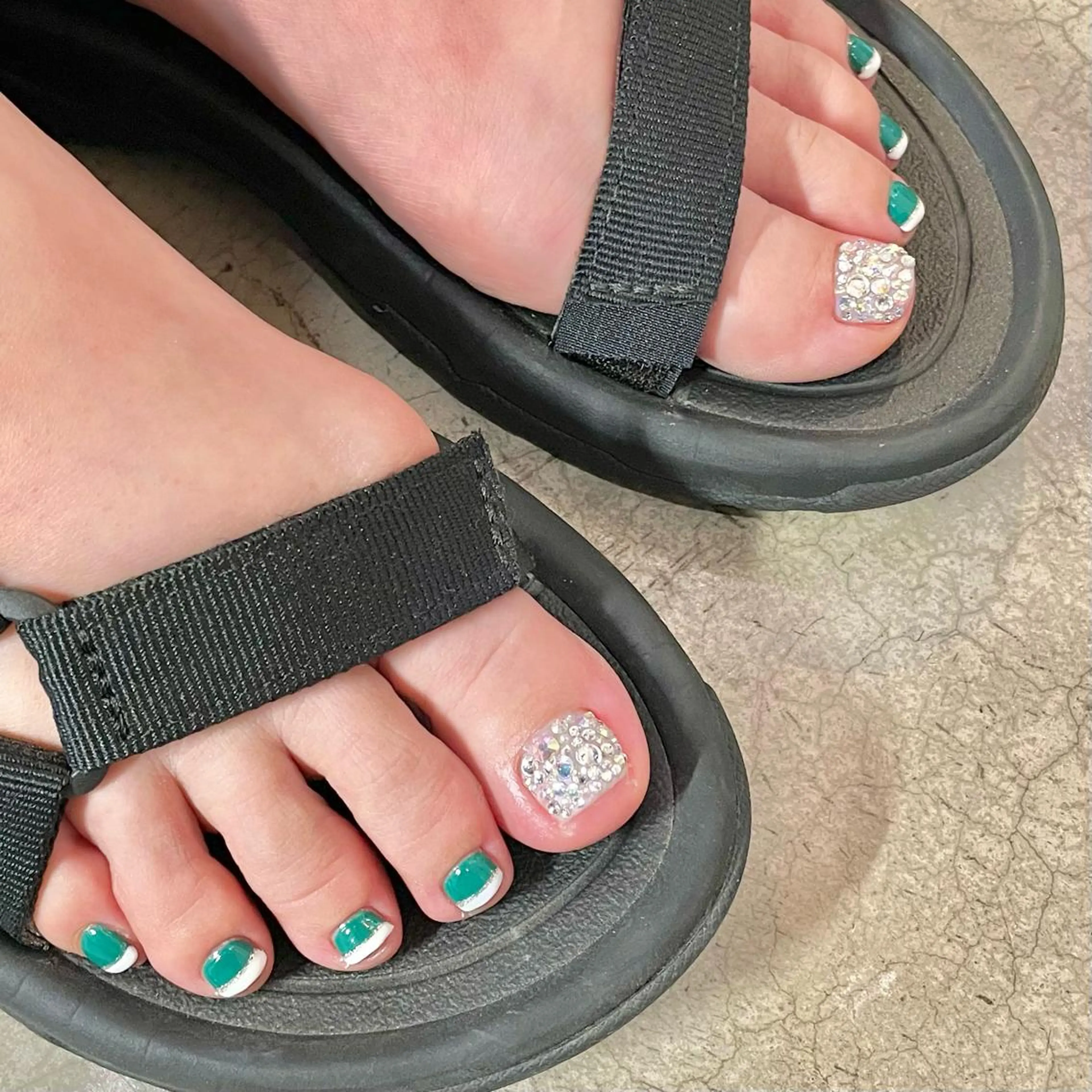 ネイル フットネイル シモダ カスミ 🦀 @ksm_smdのネイルデザイン