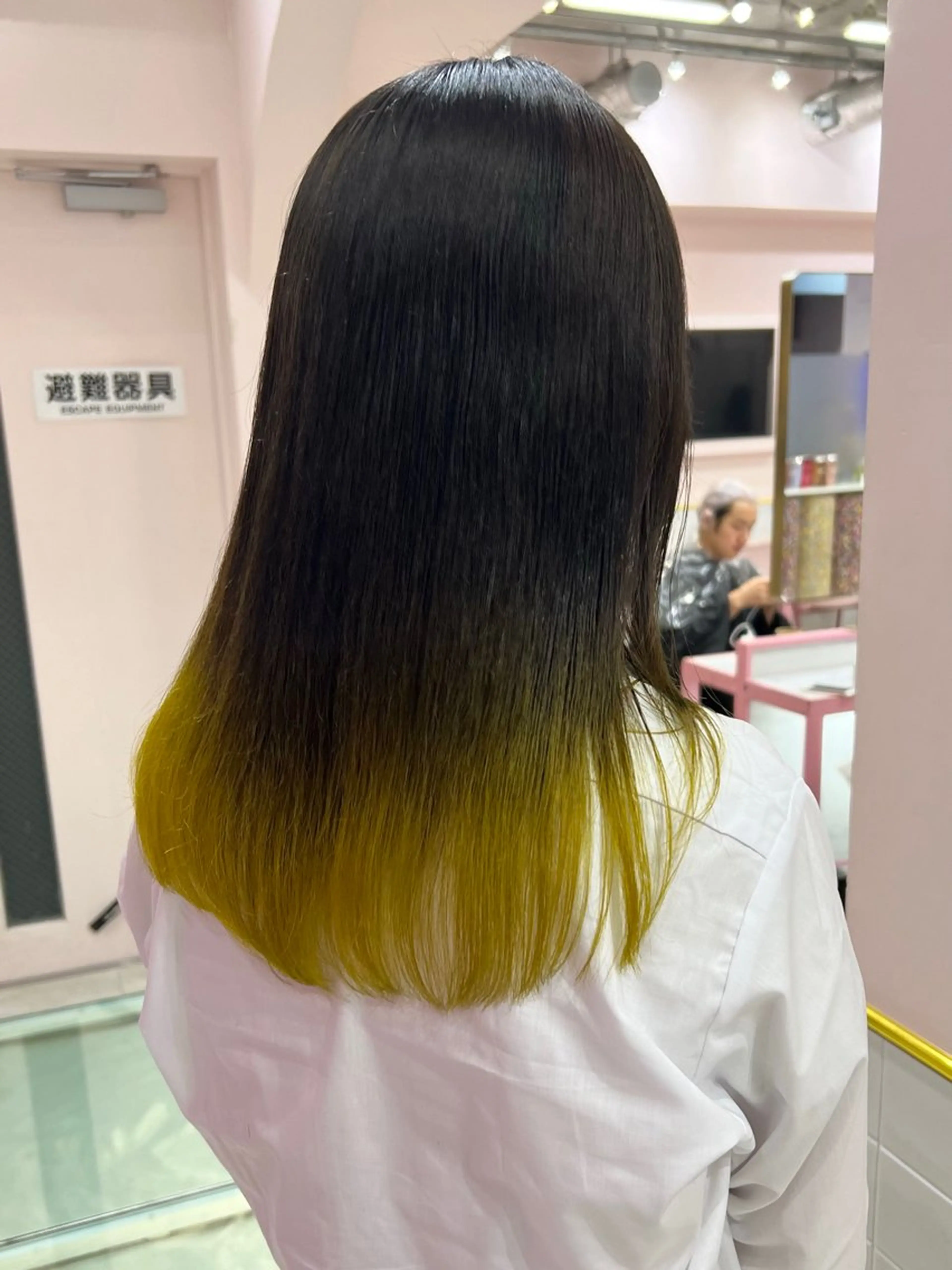 🧡グラデーションor裾カラー🧡ブリーチ➕カラー➕2stepトリートメント（ケアブリーチ＋3300円）の写真