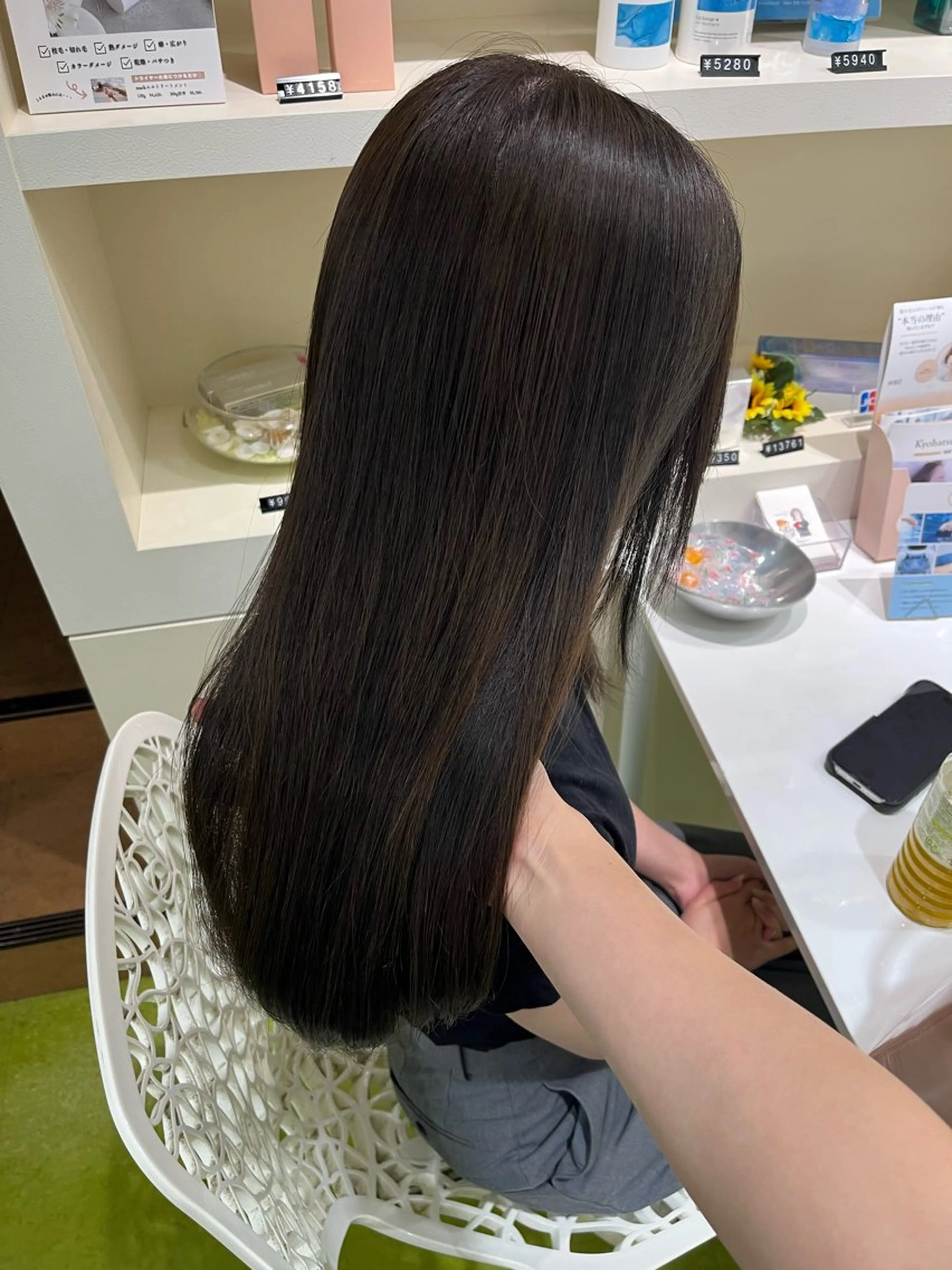 ロング レイヤーカット/ 艶カラー/YUKAのヘアスタイル