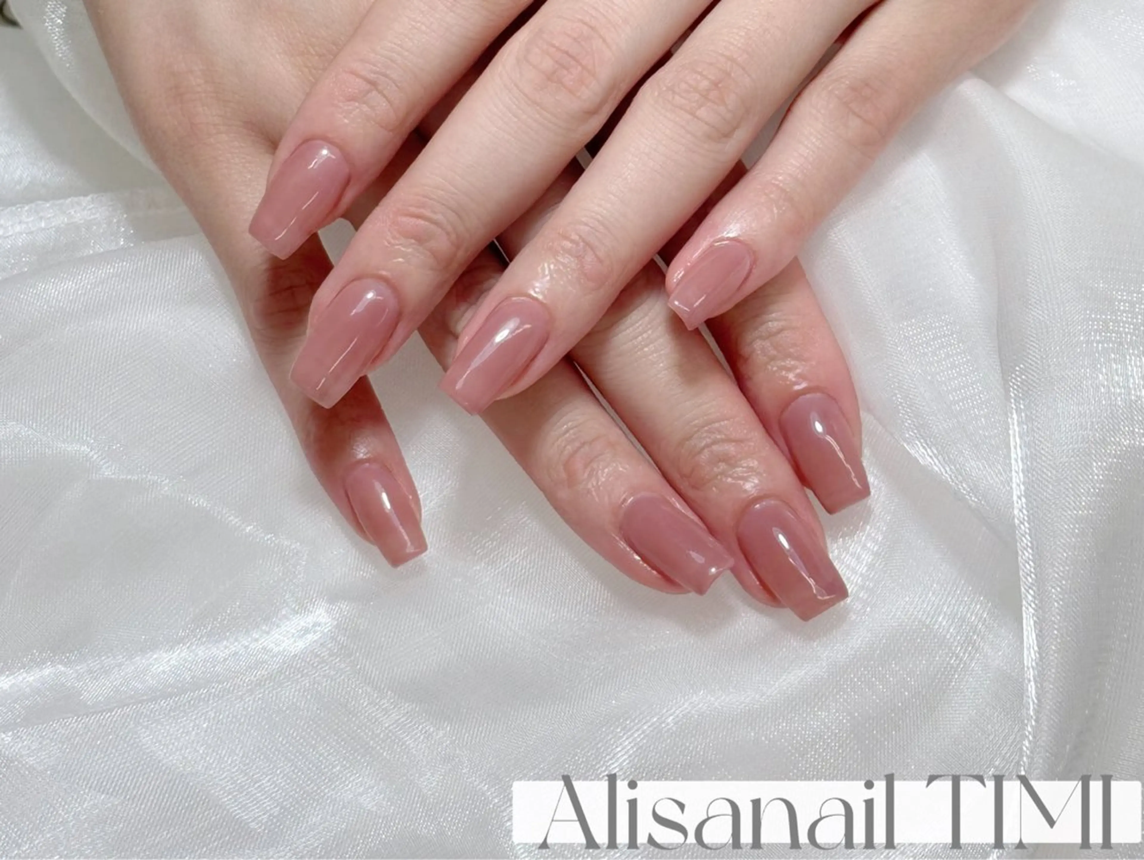 ネイル ワンカラーネイル シンプルネイル ハンドネイル Alisa nail Timiのネイルデザイン