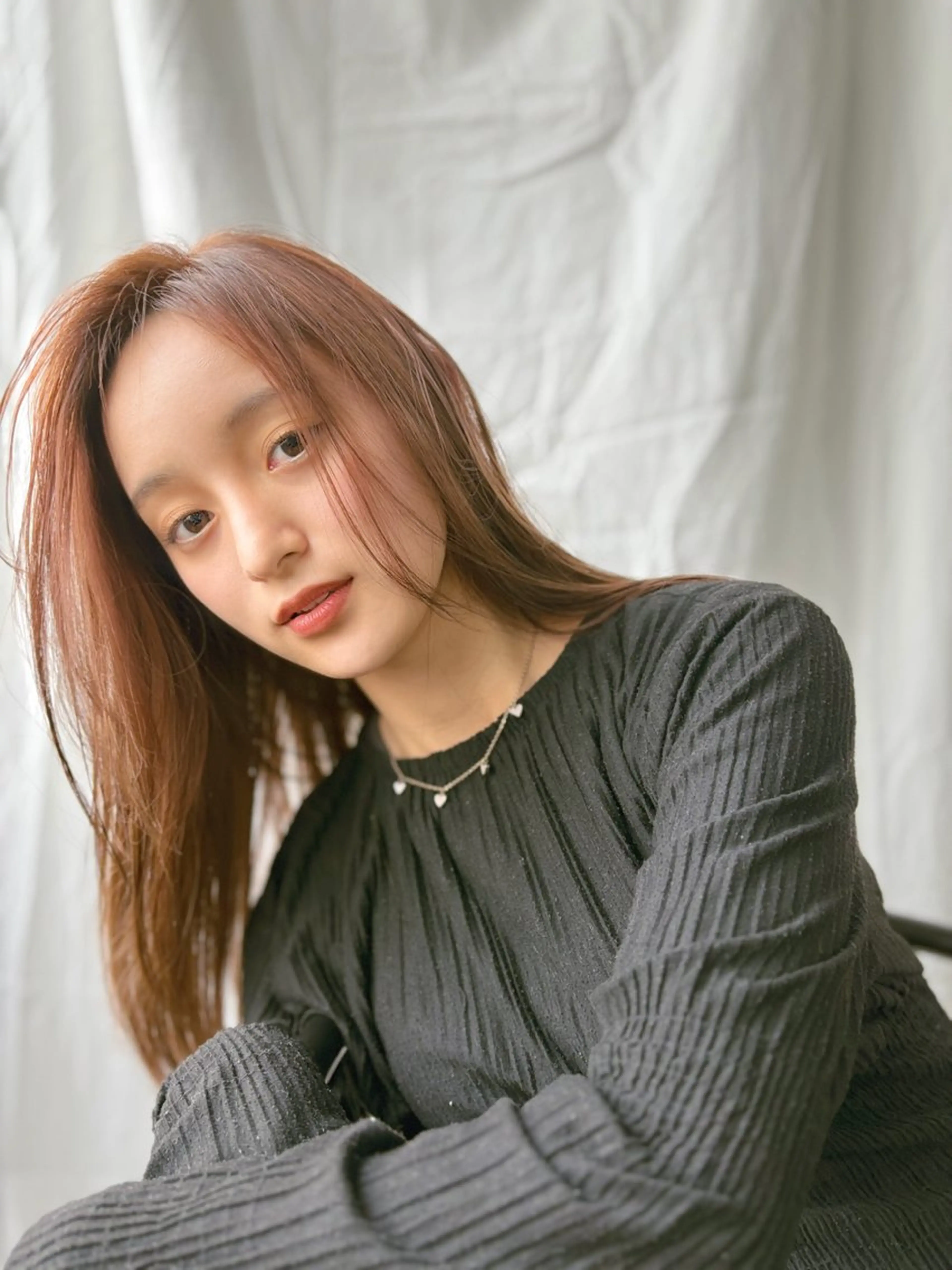 ロング ウシロダ メグミのヘアスタイル