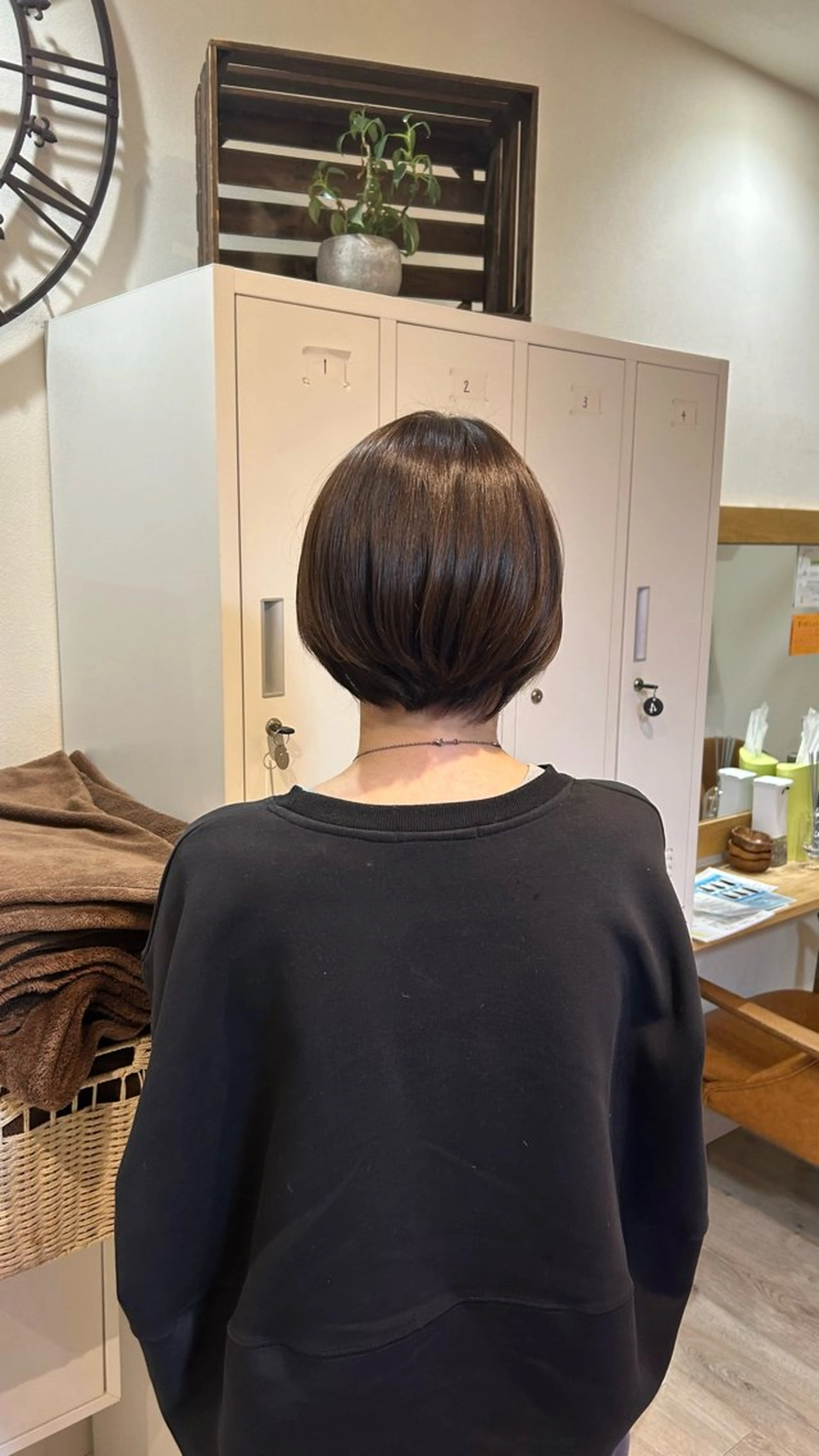 カラー アッシュ アッシュブラウン ブラウンカラー ヘアカラー 白川 惺佳のヘアスタイル