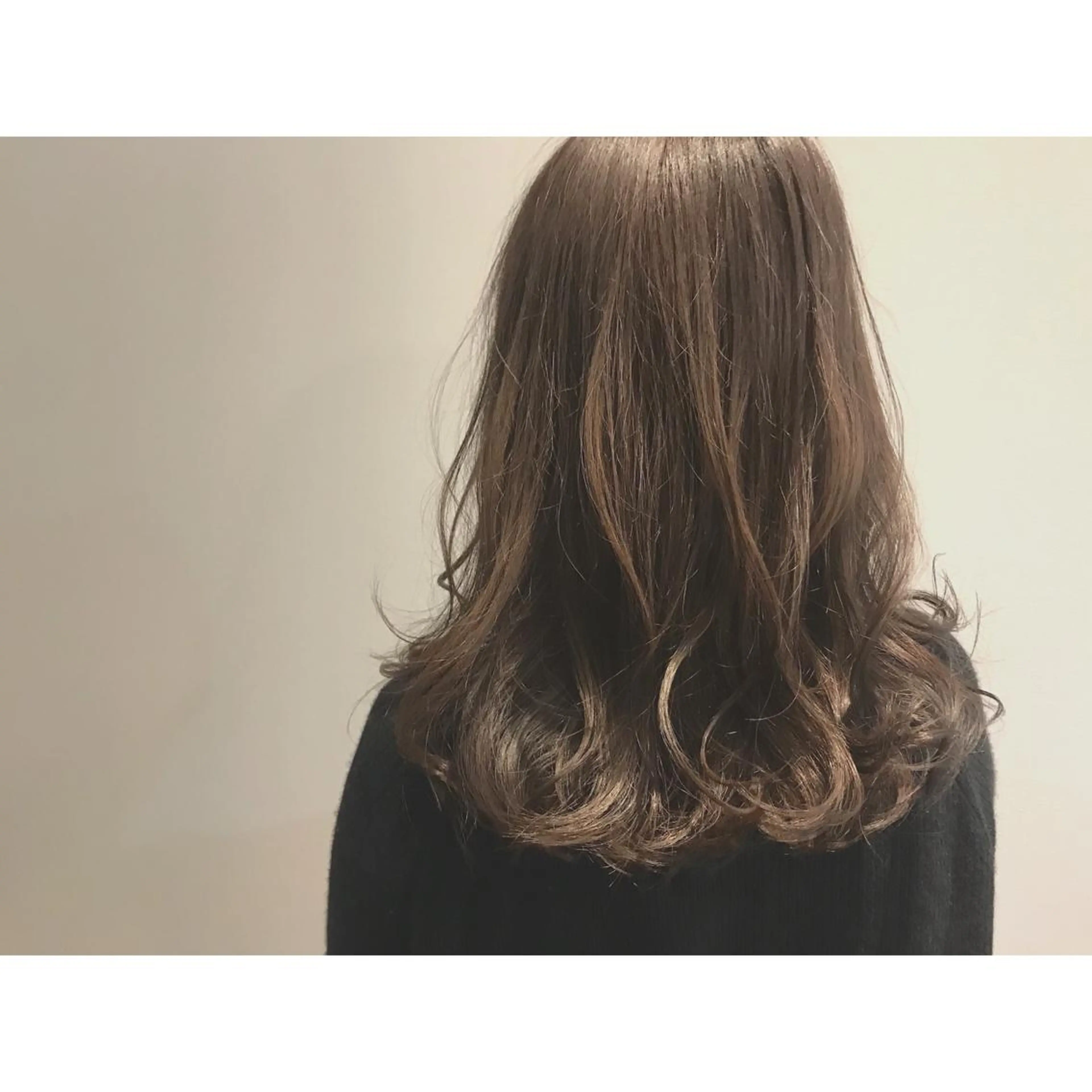 セミロング カラー ブラウンカラー チョコレートブラウン ハイライトカラー ハイライト なかにし まゆみのヘアスタイル