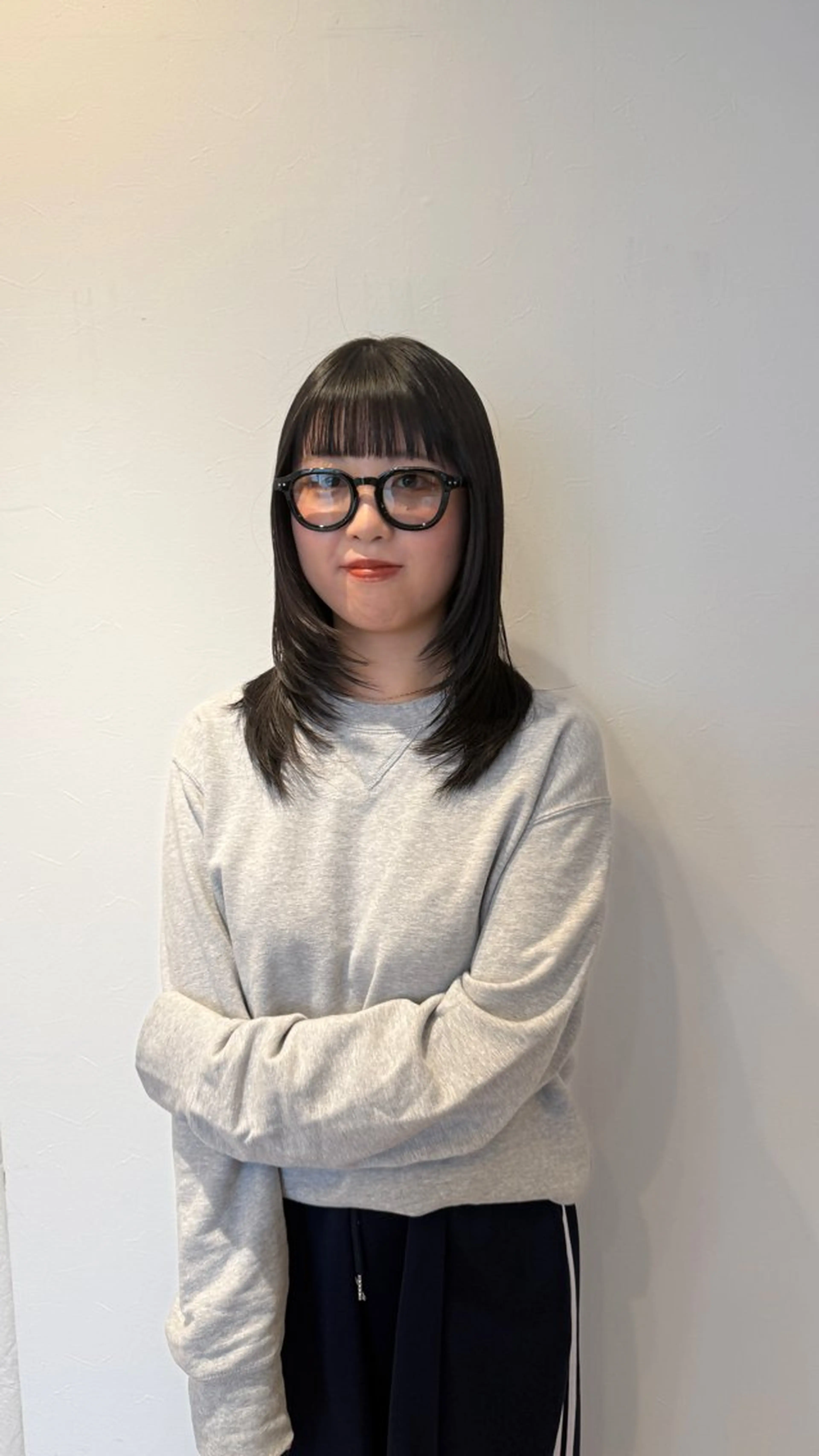 ミディアム レイヤーカット ワイドバング カット 白築 怜実のヘアスタイル