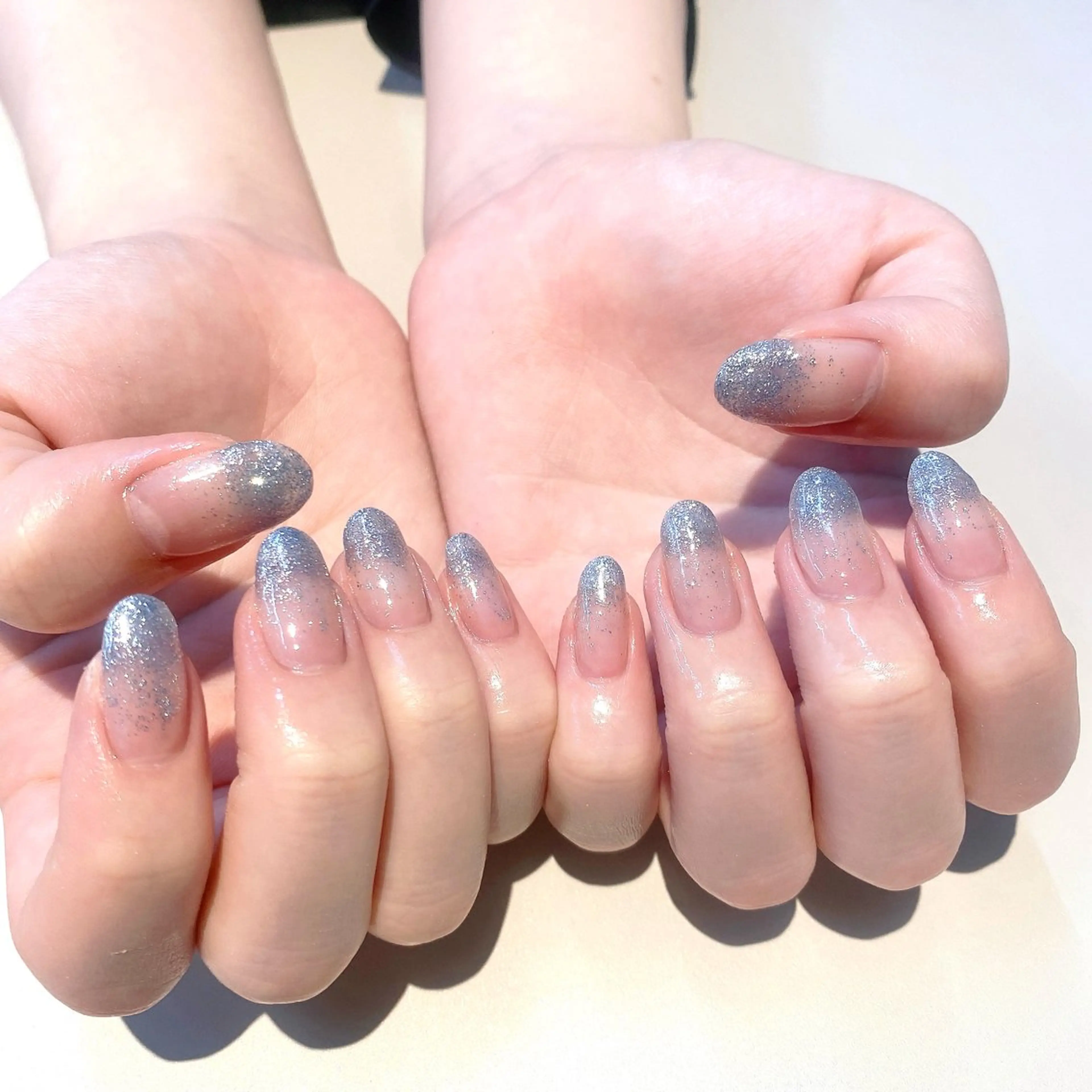 ネイル グラデーション ラメ(グリッター) ラメグラデーション 水色 シルバー 久屋大通DEE Iwahashiのネイルデザイン
