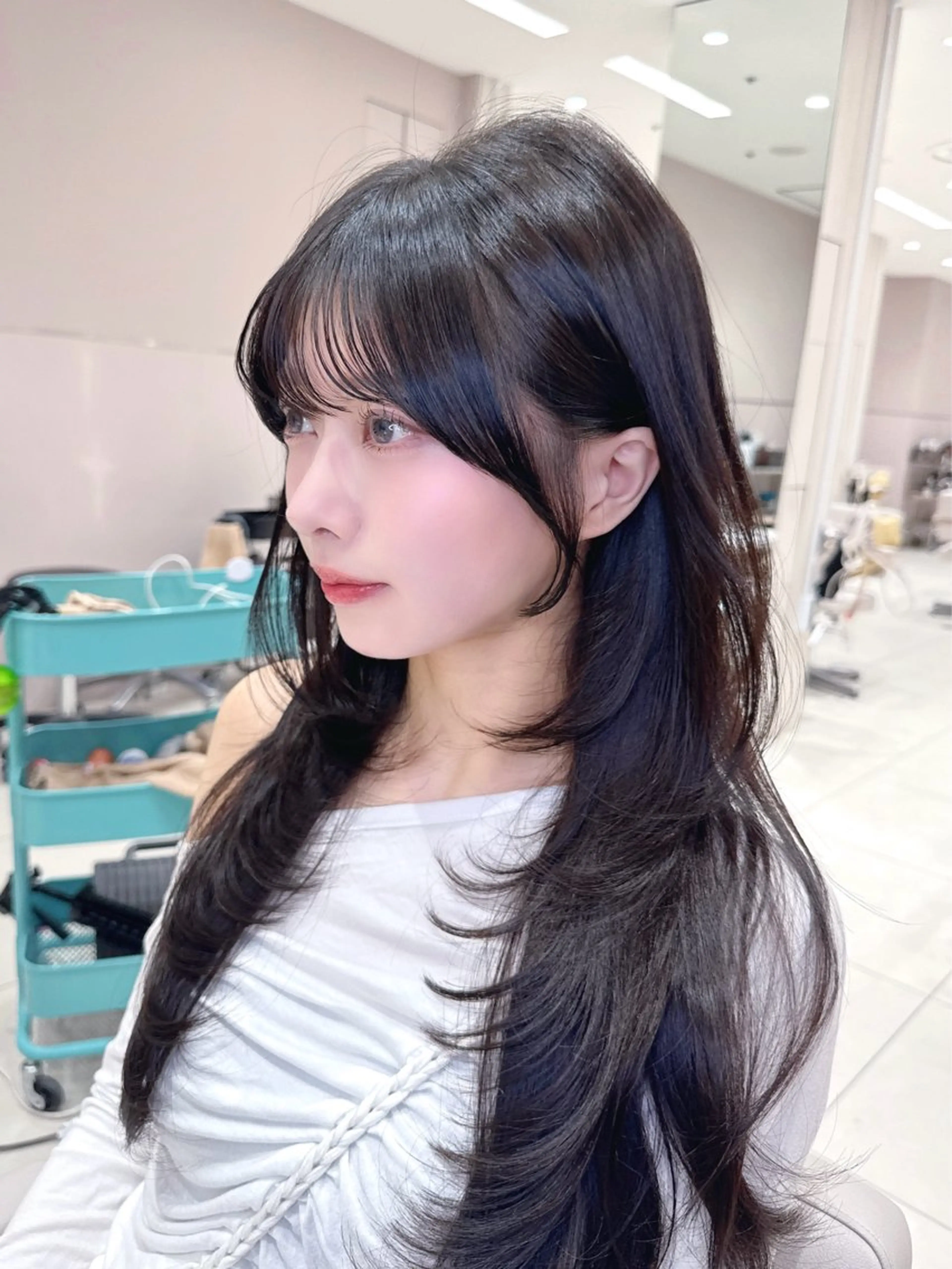 ロング カラー カット ヘアカラー トリートメント ヘッドスパ ヘアセット 韓国ヘア/レイヤー/ 顔まわり/りょーとのヘアスタイル