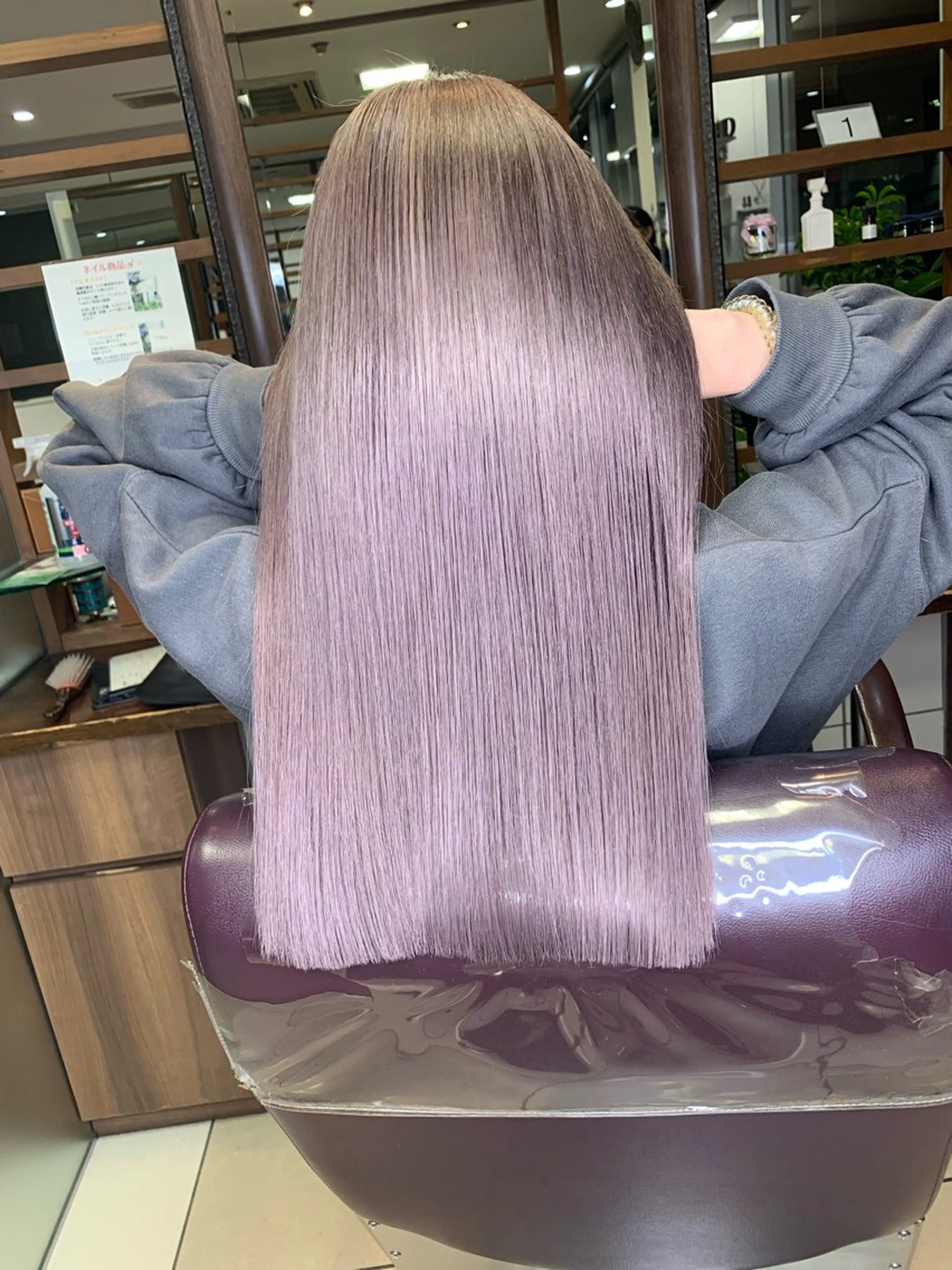 セミロング カラー ブリーチ 本島 大生のヘアスタイル