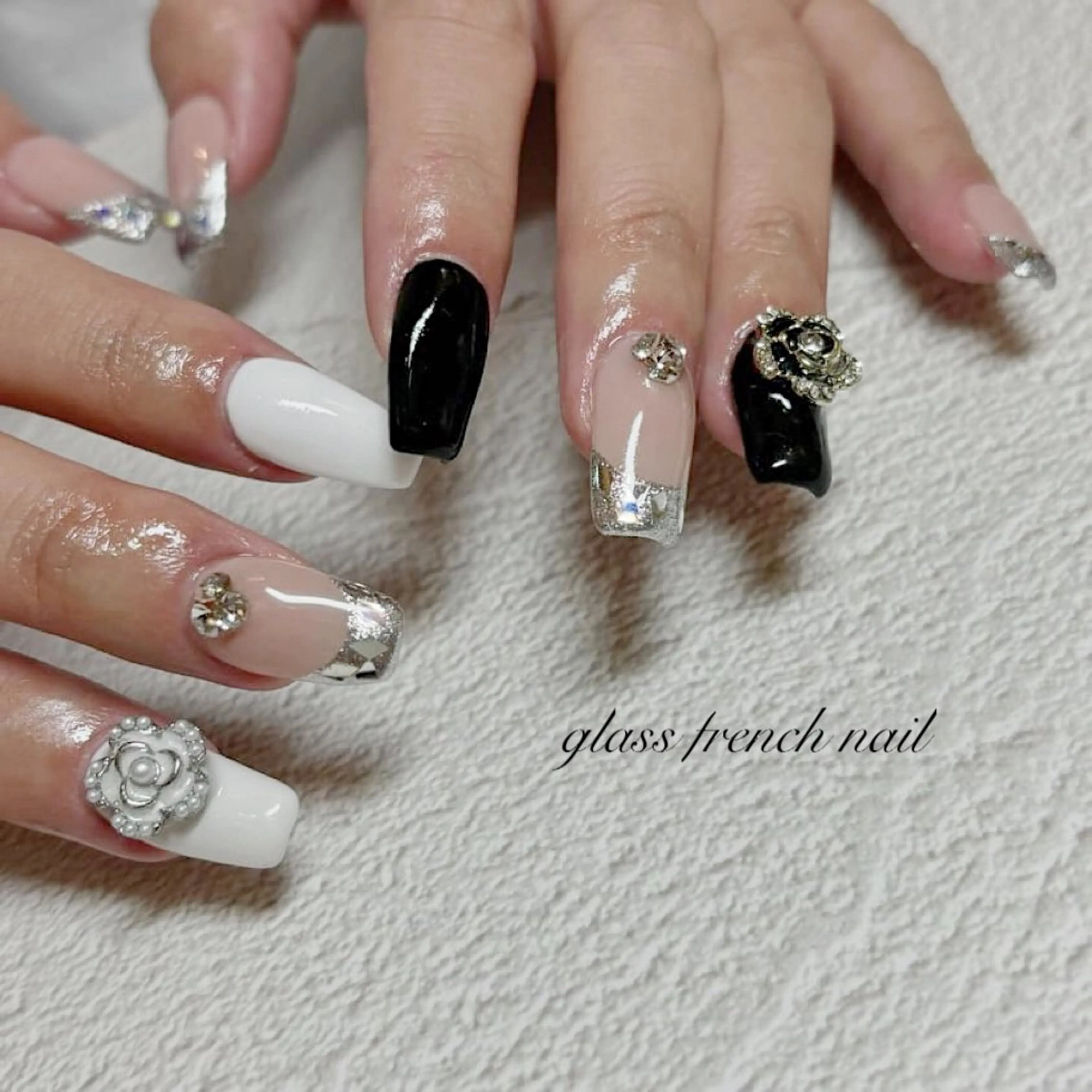 ネイル フレンチネイル ガラスフレンチ 持ち込み greedy 東山店 田之上のネイルデザイン