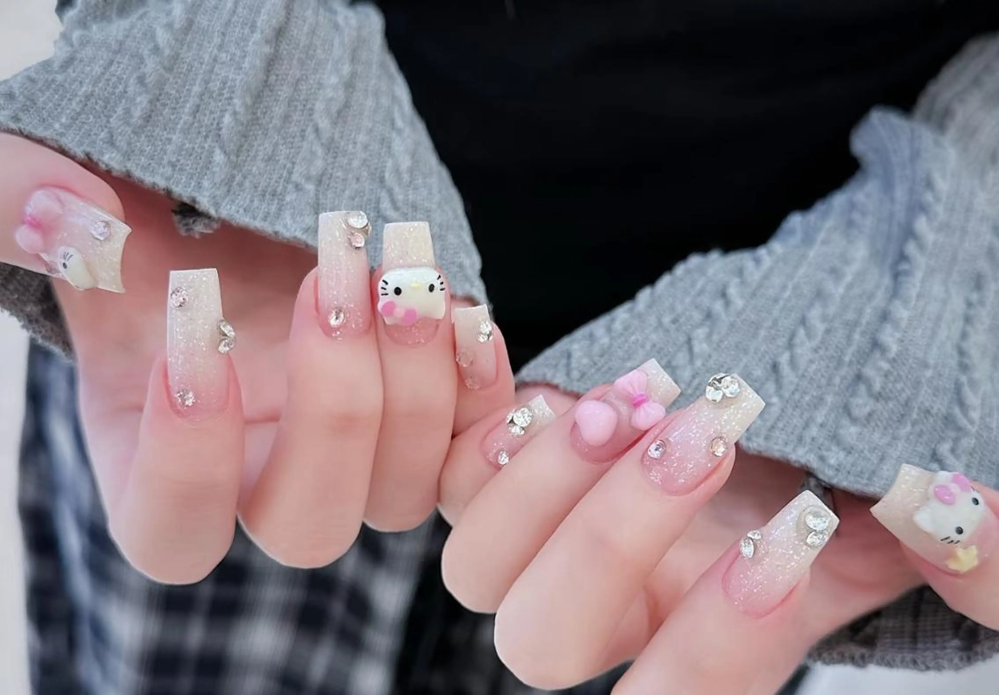 ネイル ハンドネイル 🎀 Ayaka_nailのネイルデザイン