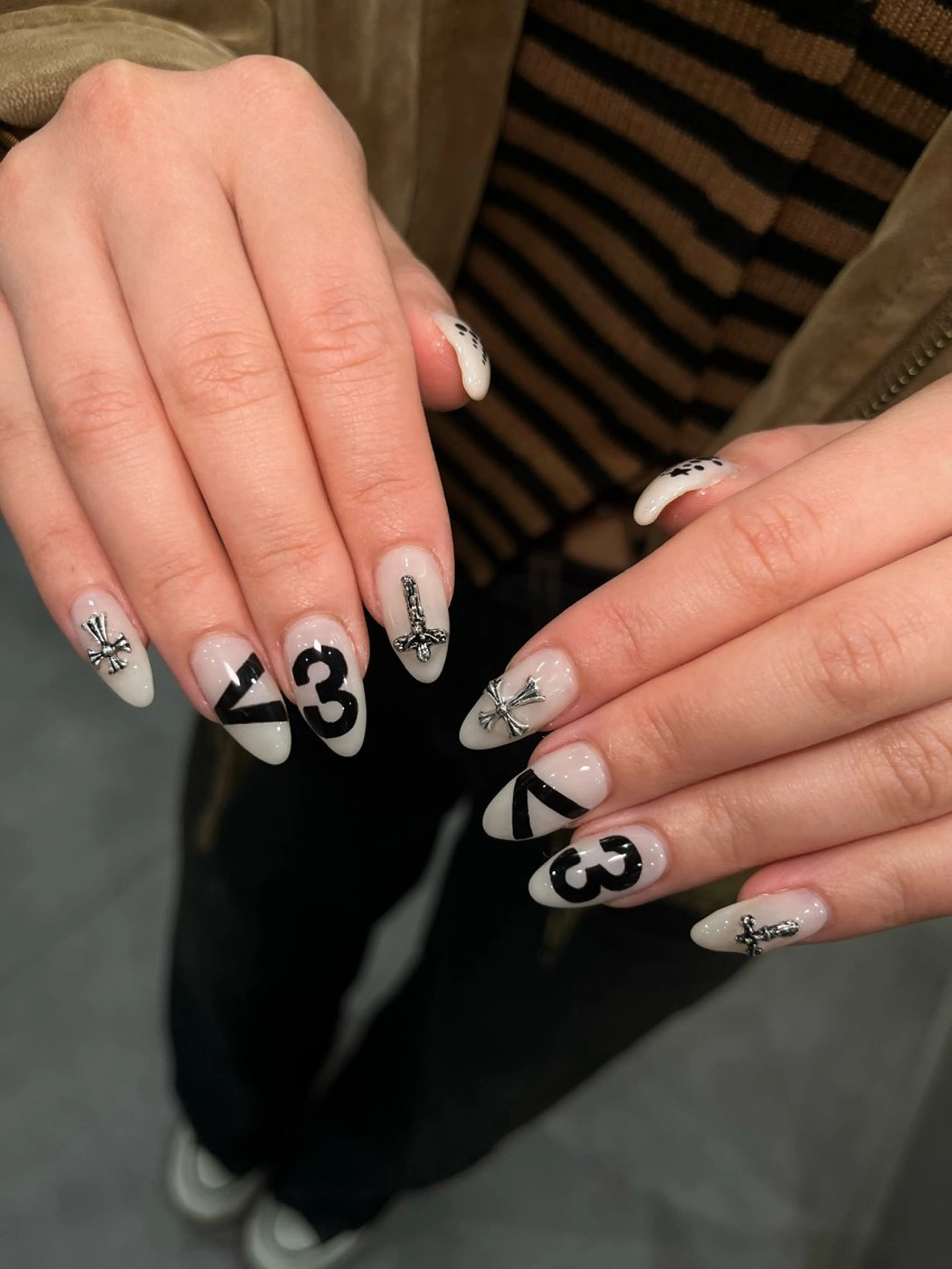 ネイル ハンドネイル Cleo 名古屋駅店 🖤EMIRIのネイルデザイン