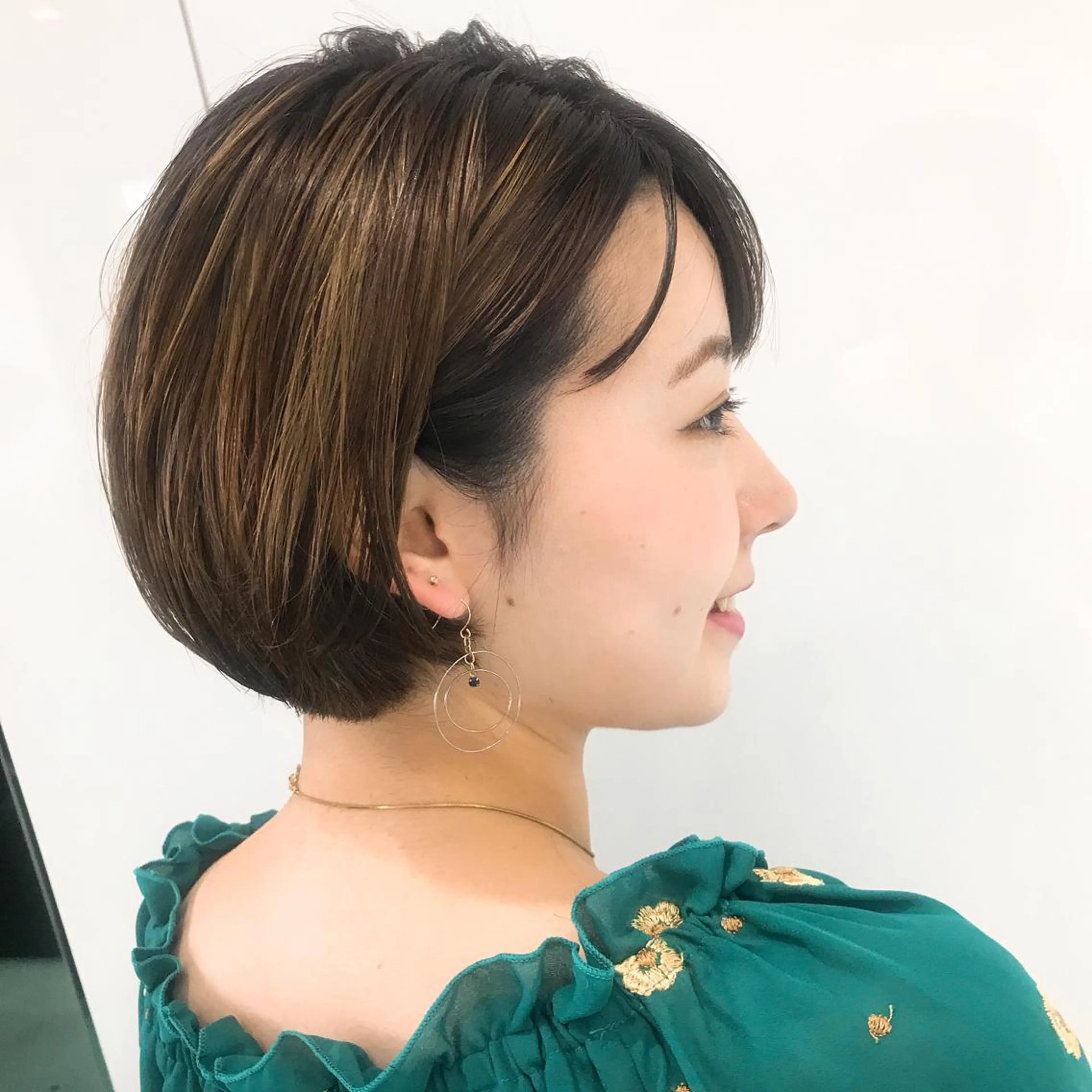 カラー デザインカラー ハイライトカラー pole/apartment所属・💓パーマ，💗 レイヤーカットのヘアスタイル