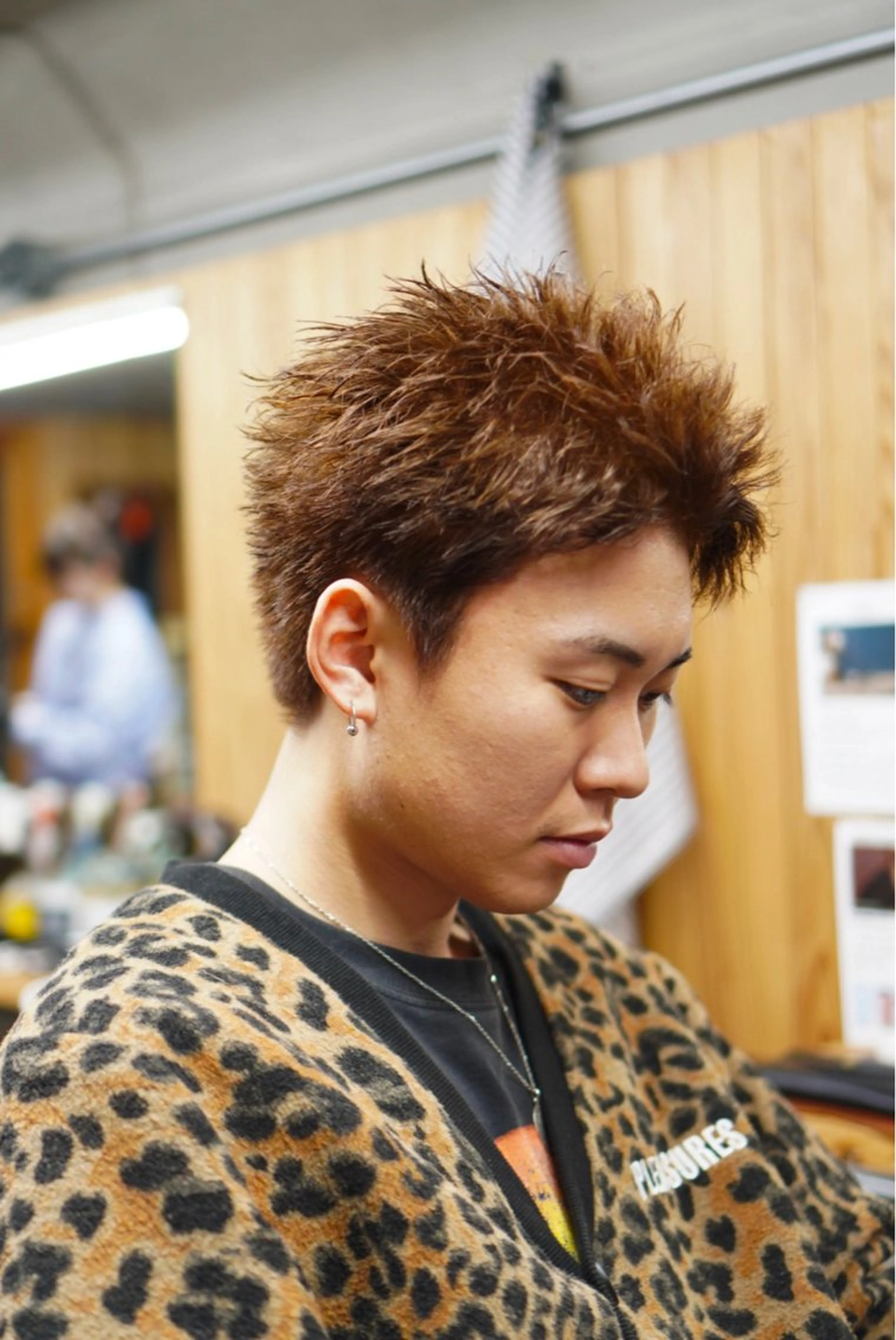 カラー メンズ スパイキーショート ベージュカラー オレンジ オレンジベージュ カット ヘアカラー ヘアセット brunt jet所属・関 晃哉のヘアスタイル